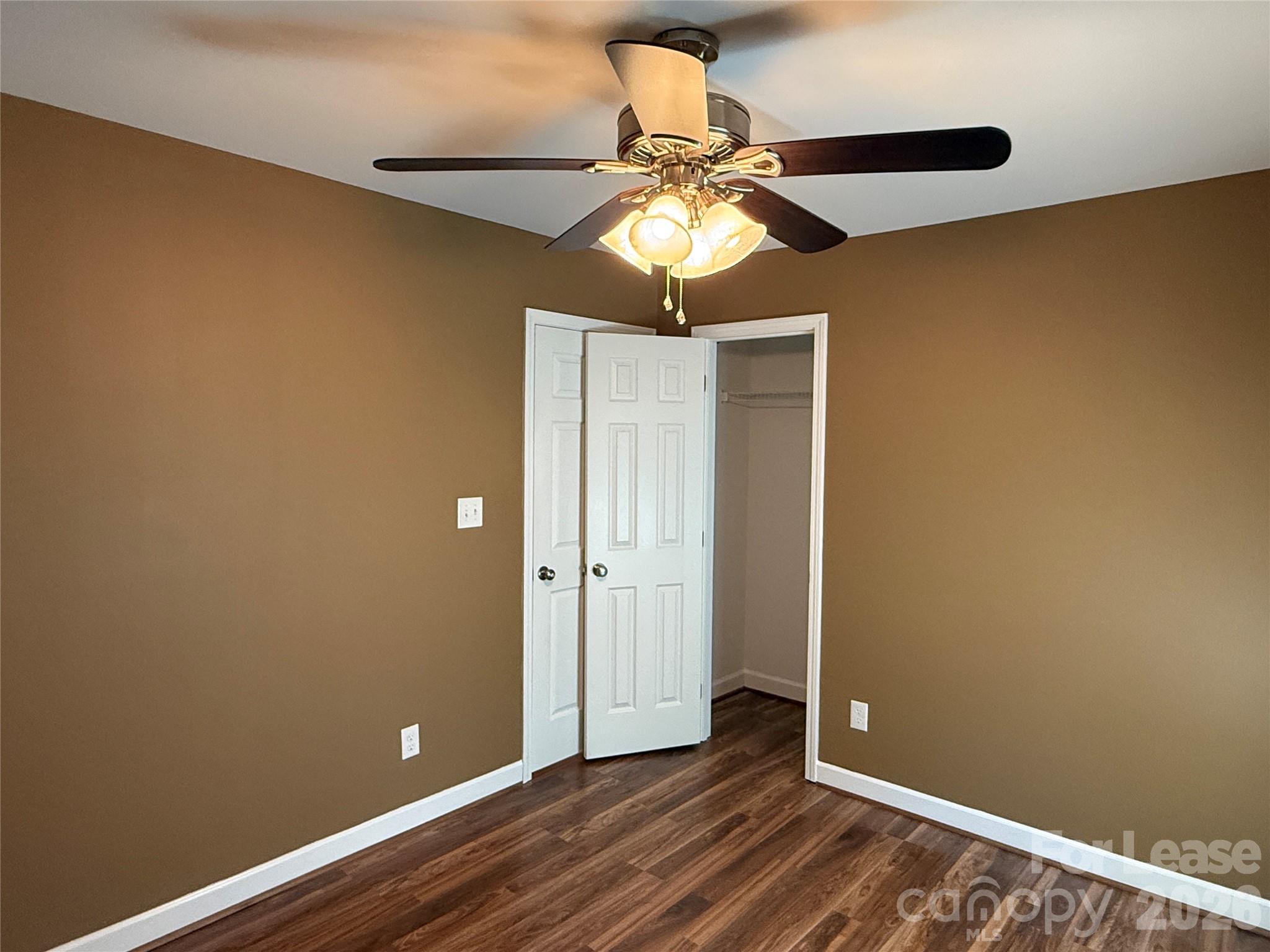 919 N Flint Street Property Photo 6