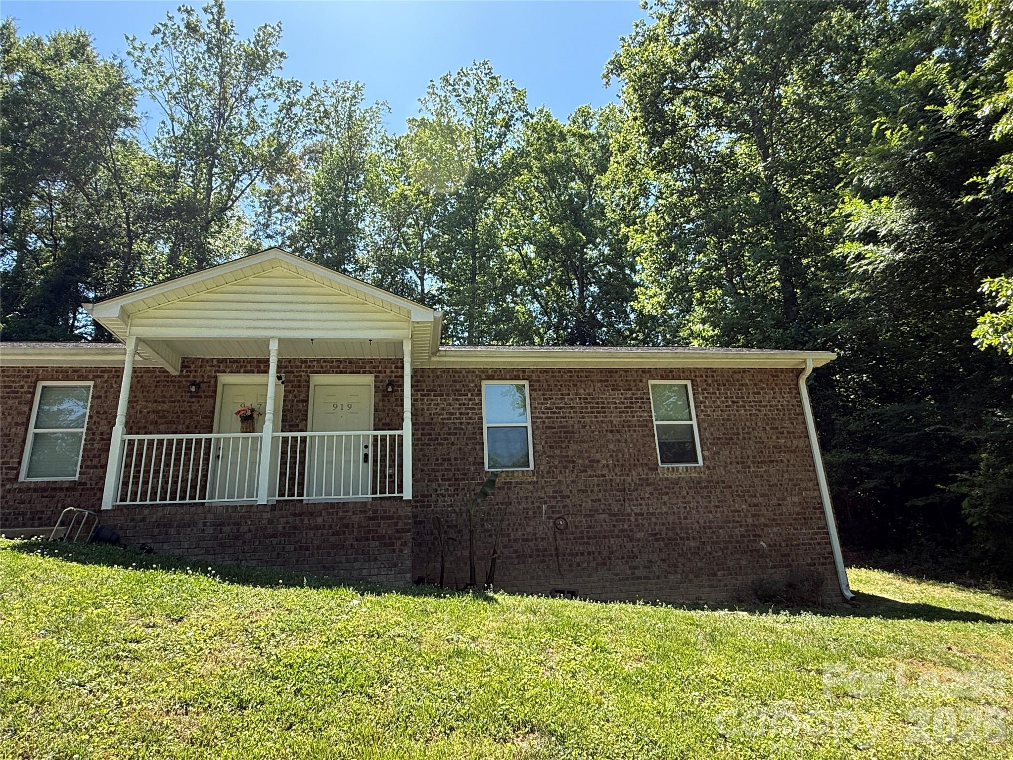 919 N Flint Street Property Photo 13