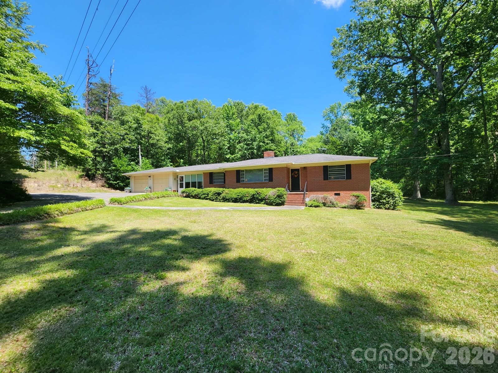 2333 Lynwood Drive Property Photo 1