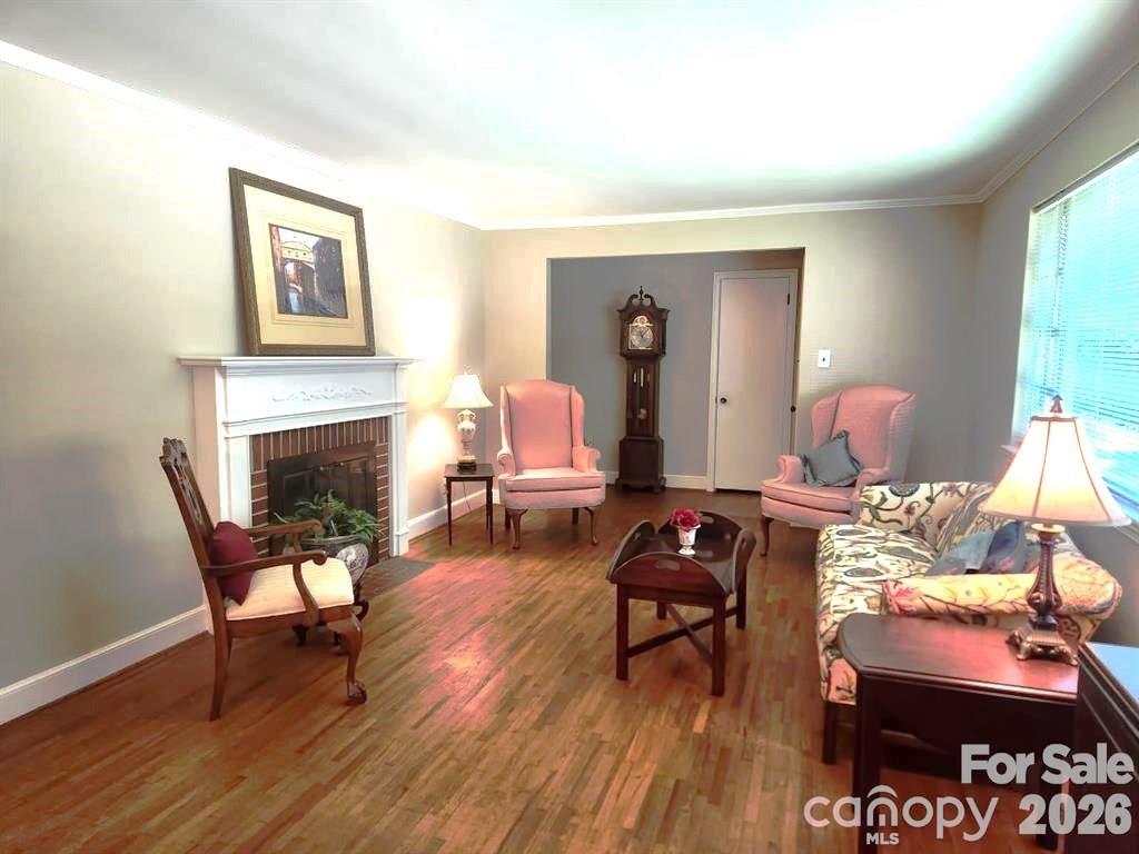 2333 Lynwood Drive Property Photo 3