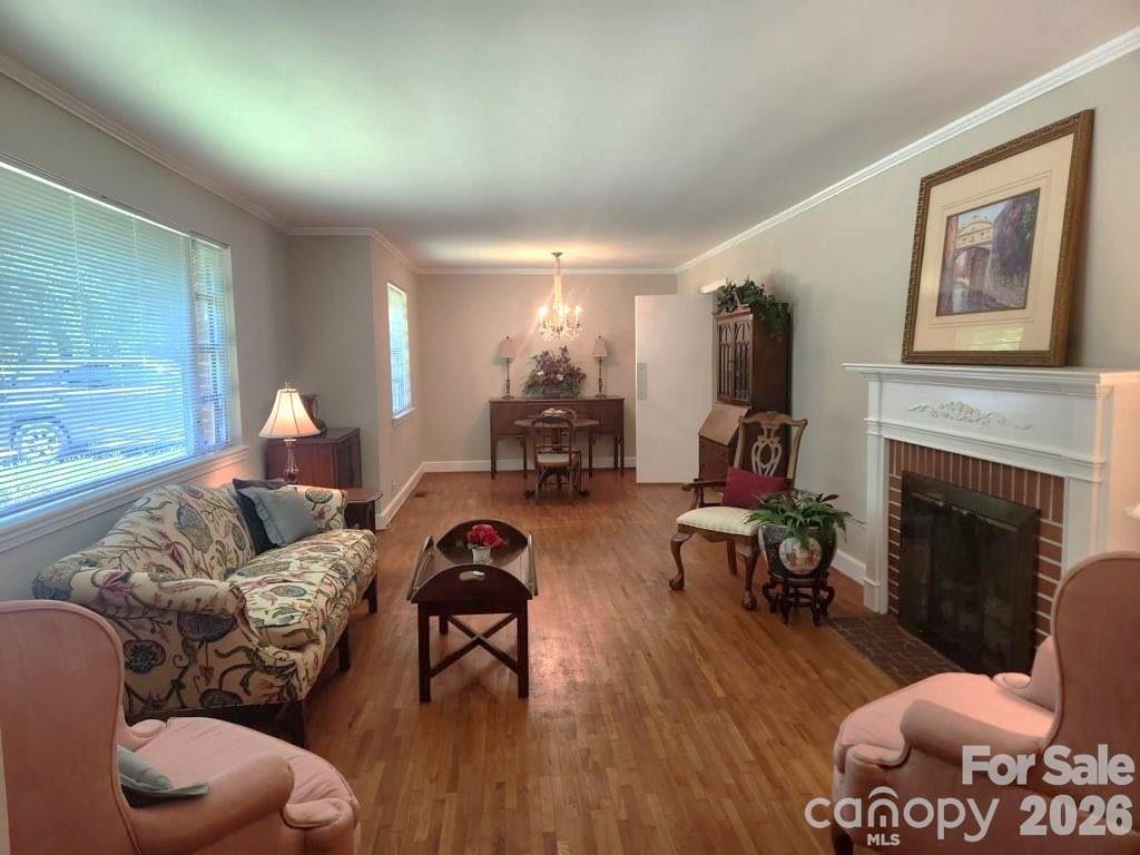2333 Lynwood Drive Property Photo 4