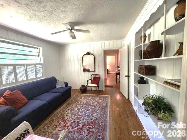 2333 Lynwood Drive Property Photo 8