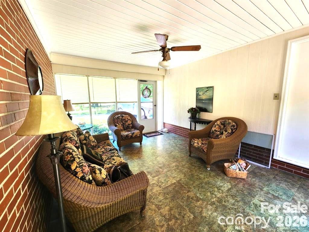 2333 Lynwood Drive Property Photo 16