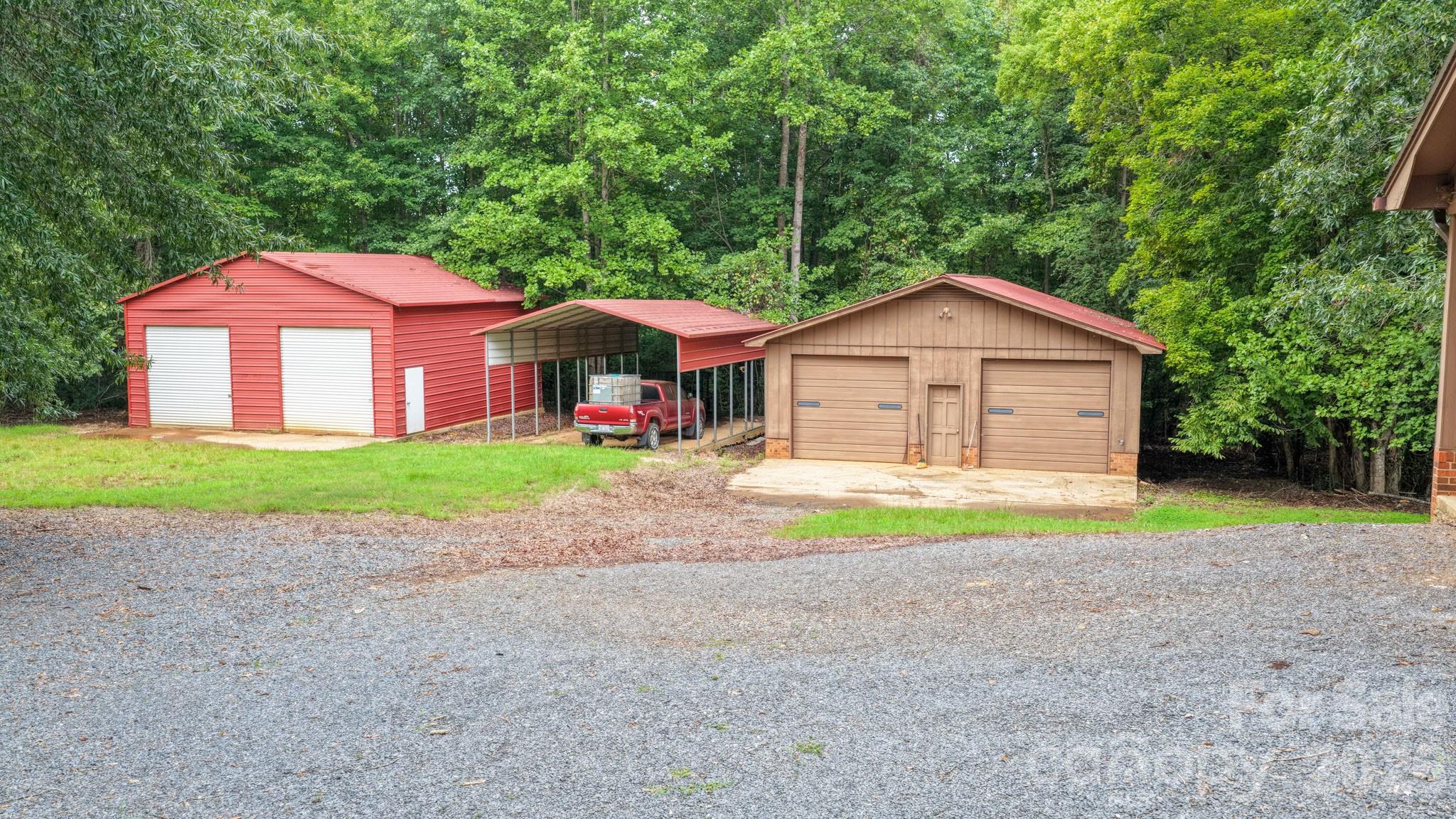 390 Low Water Bridge Road Property Photo 2