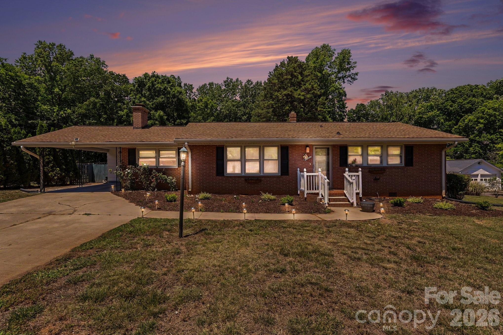 1210 Edgedale Drive Property Photo 1