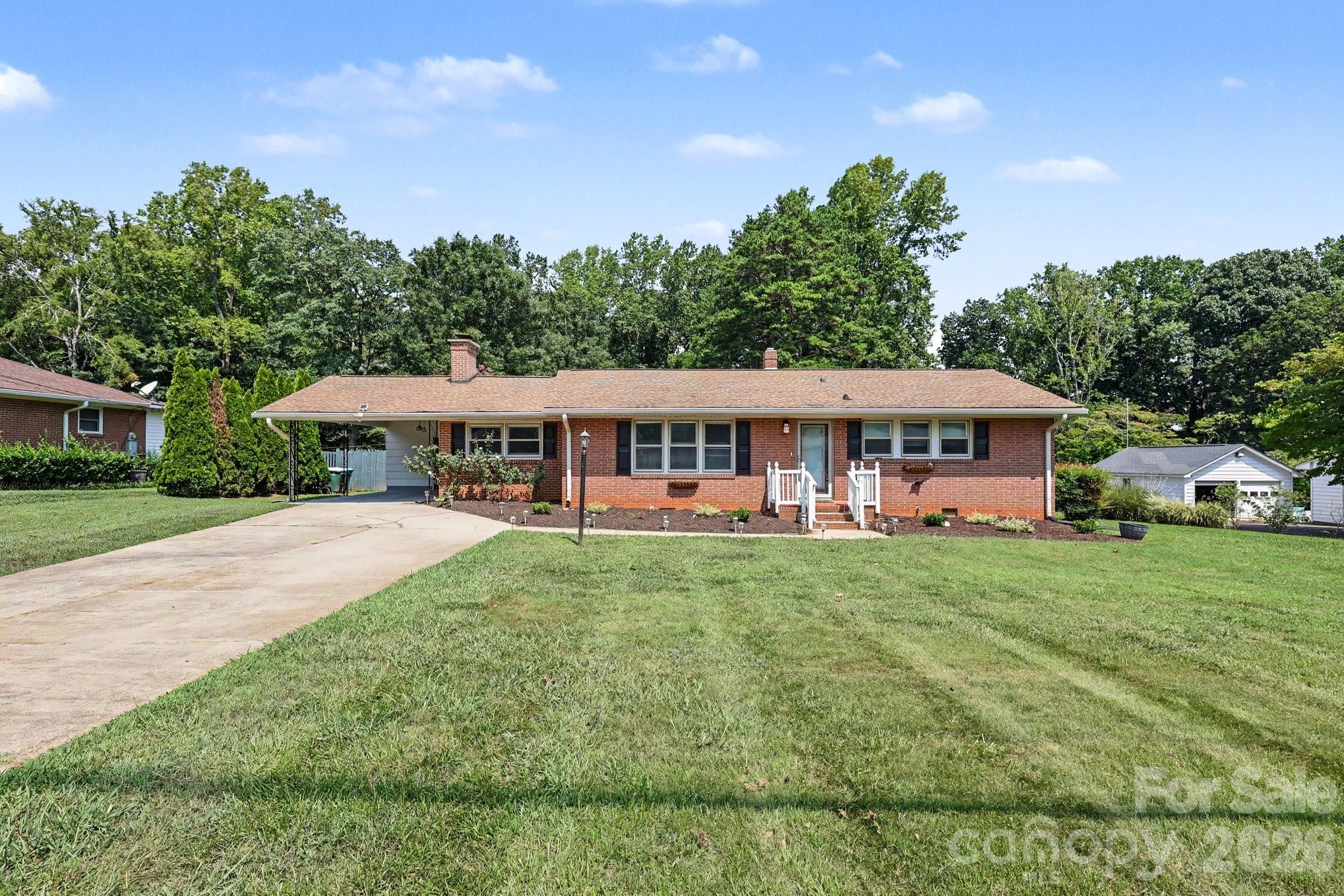 1210 Edgedale Drive Property Photo 1