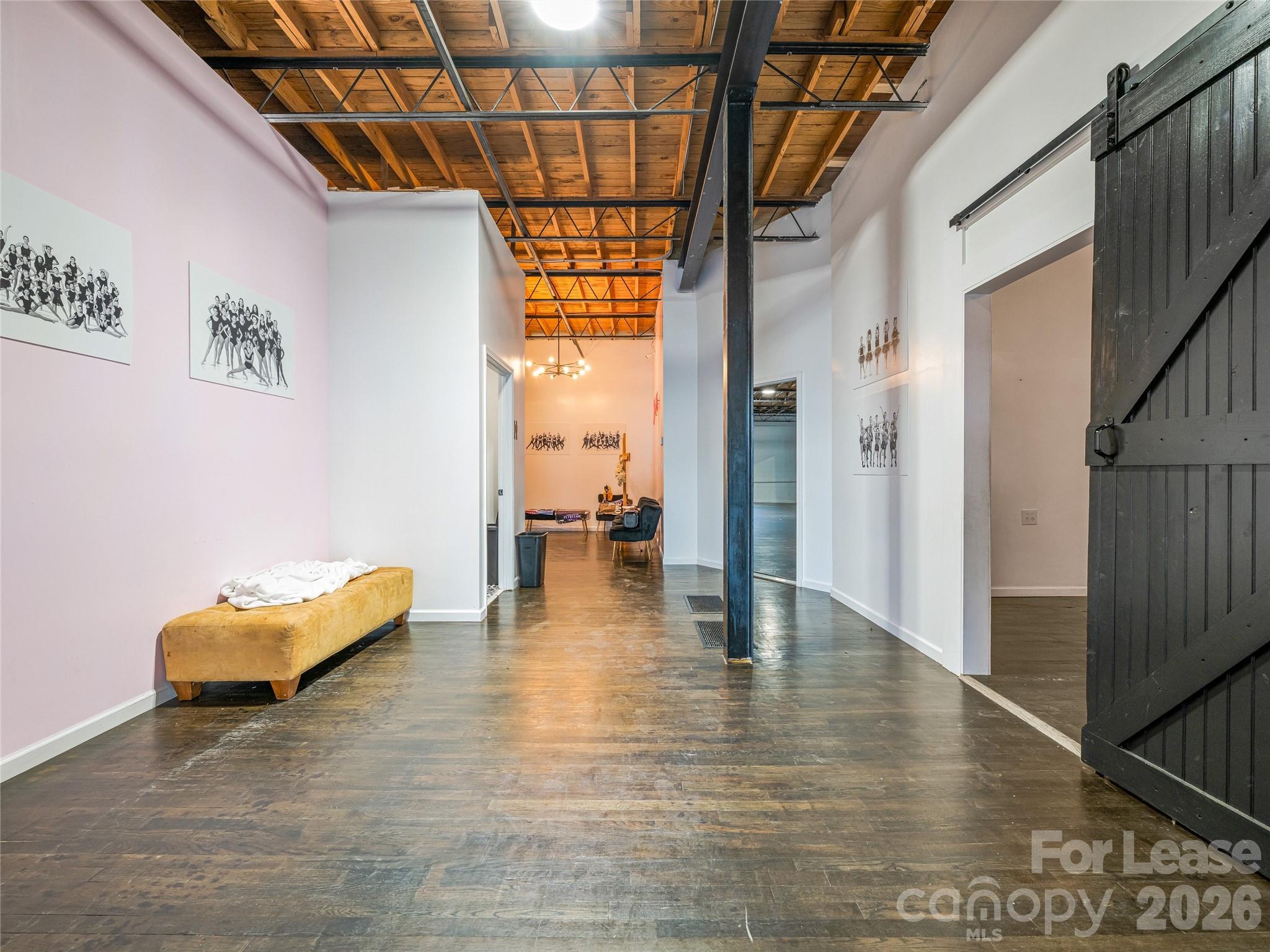 105 W Henderson Street Property Photo 6