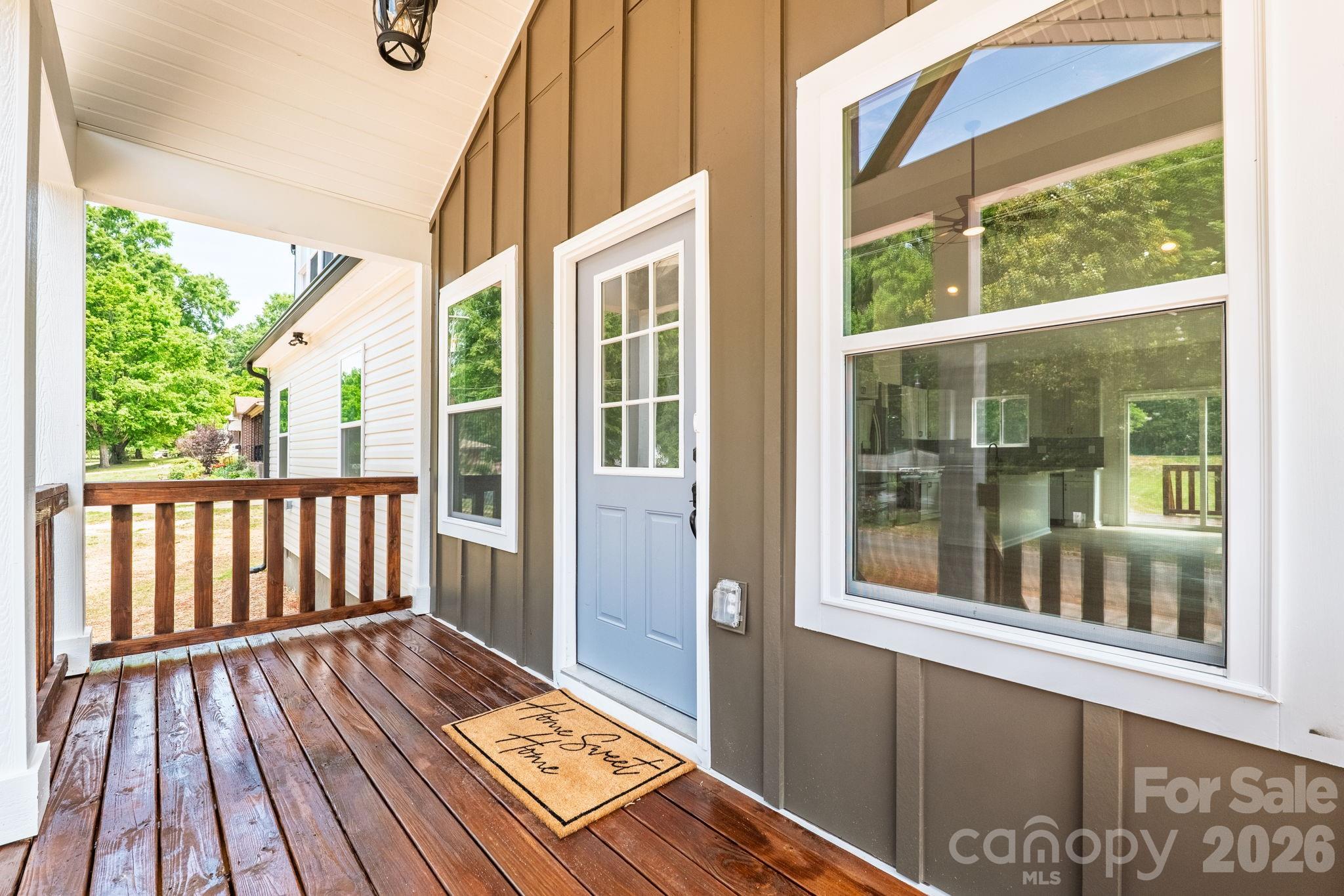 402 Pine Grove Avenue Property Photo 1