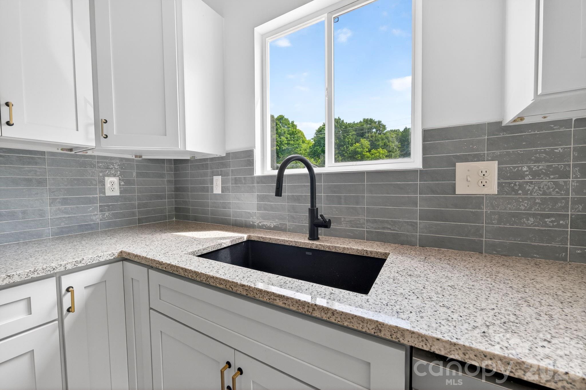 402 Pine Grove Avenue Property Photo 15