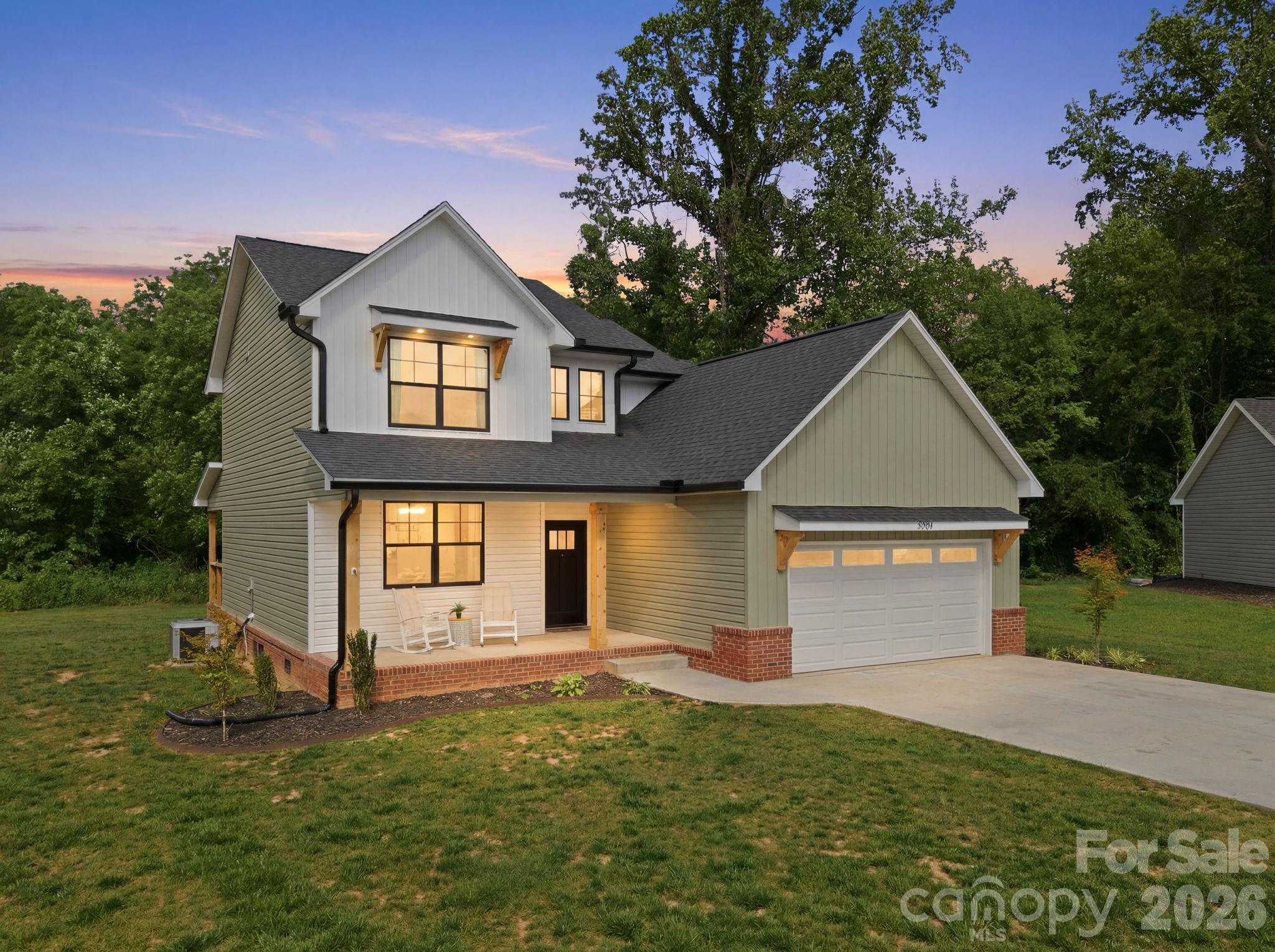 1906 Maius Drive Property Photo 1