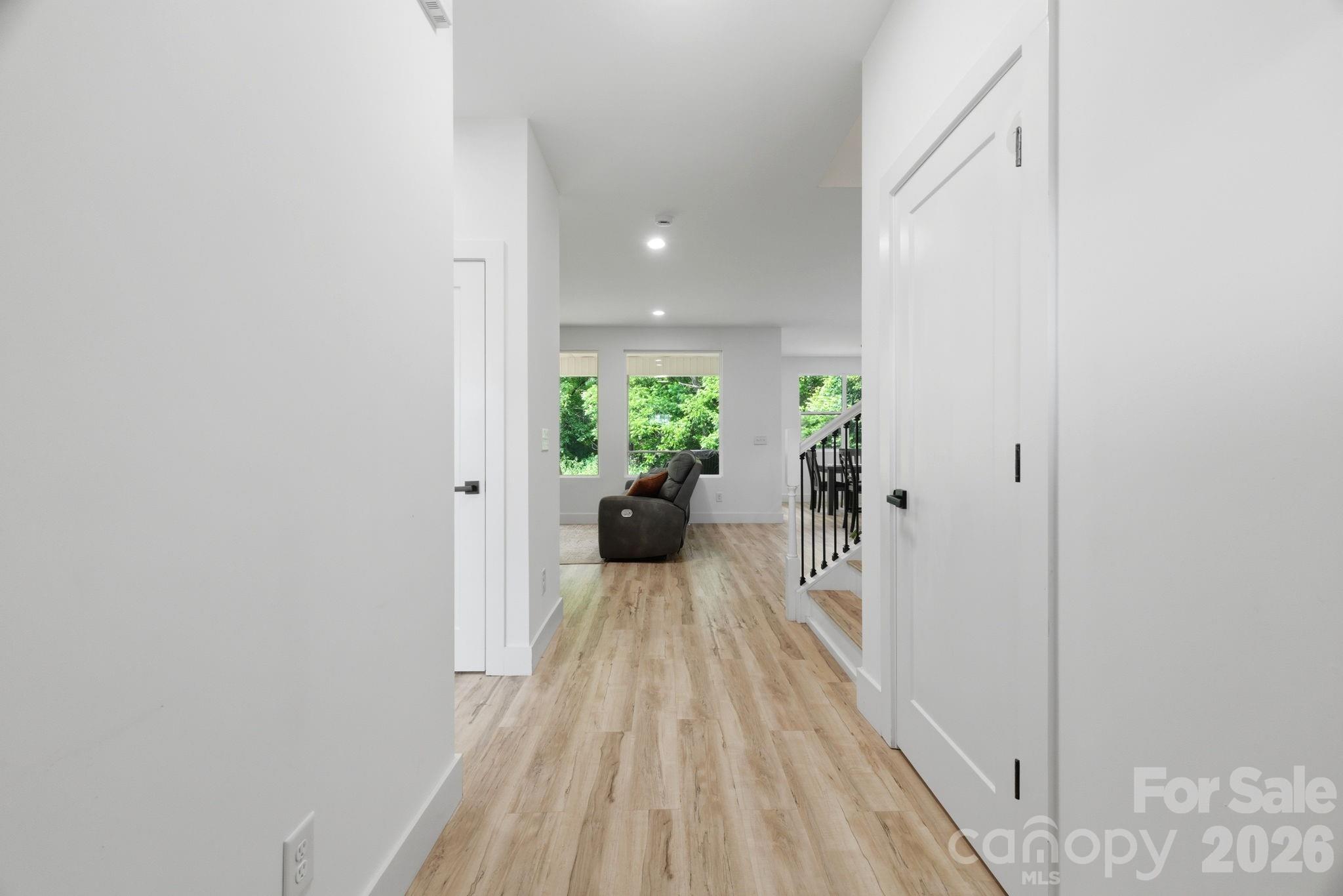 1906 Maius Drive Property Photo 5