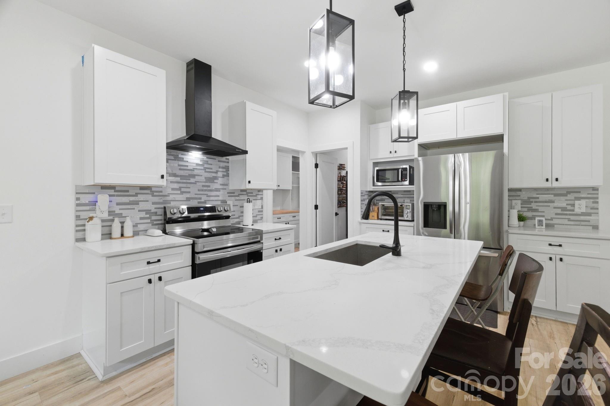 1906 Maius Drive Property Photo 14