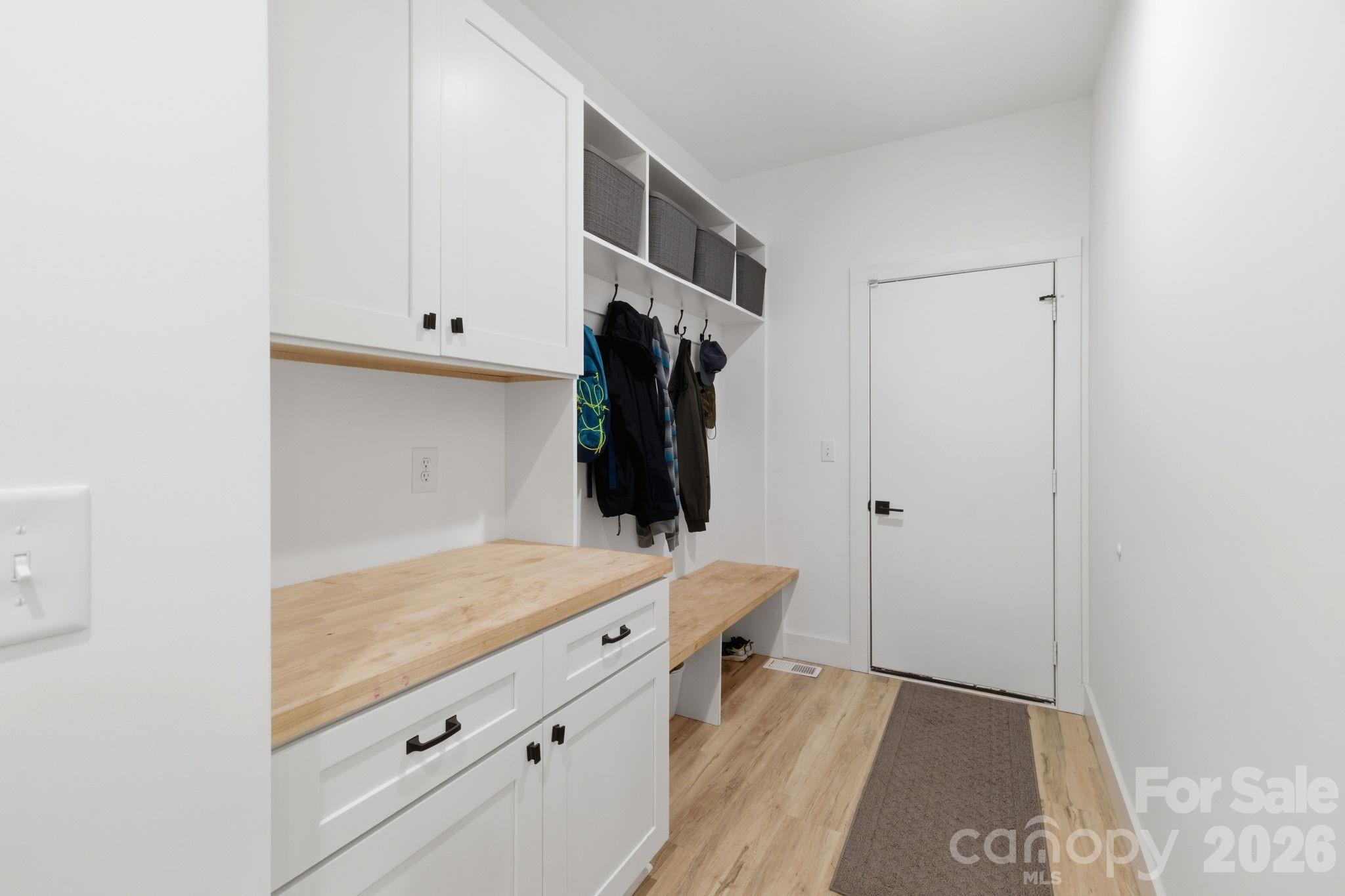 1906 Maius Drive Property Photo 18