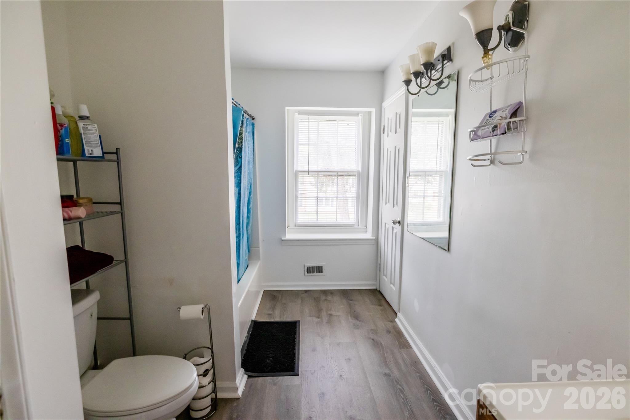2545 Cedarwild Road Property Photo 6