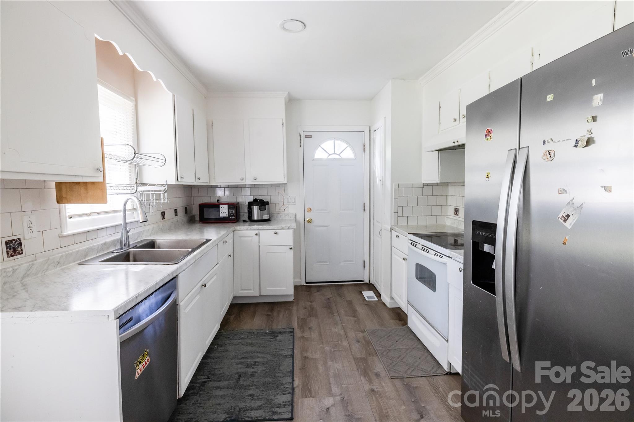 2545 Cedarwild Road Property Photo 12