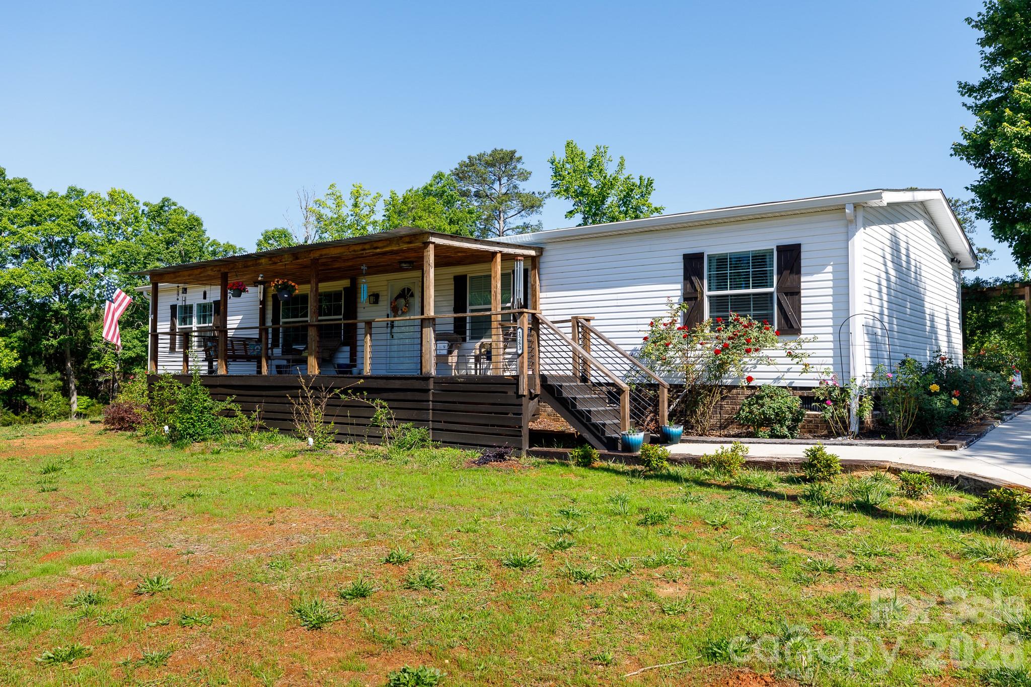 1283 Countryside Drive Property Photo 2