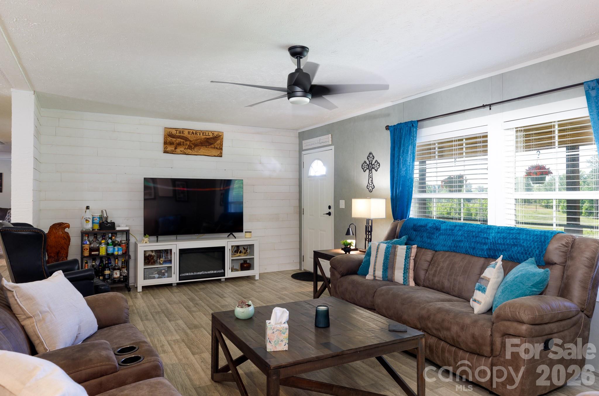 1283 Countryside Drive Property Photo 9