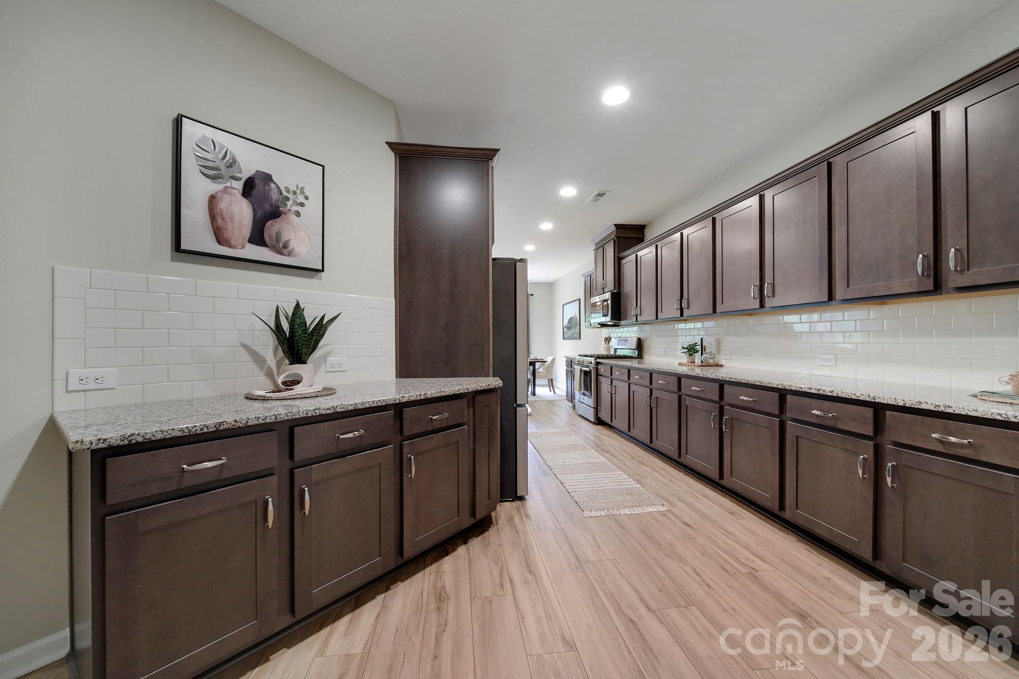 637 Amber Meadows Way Property Photo 14