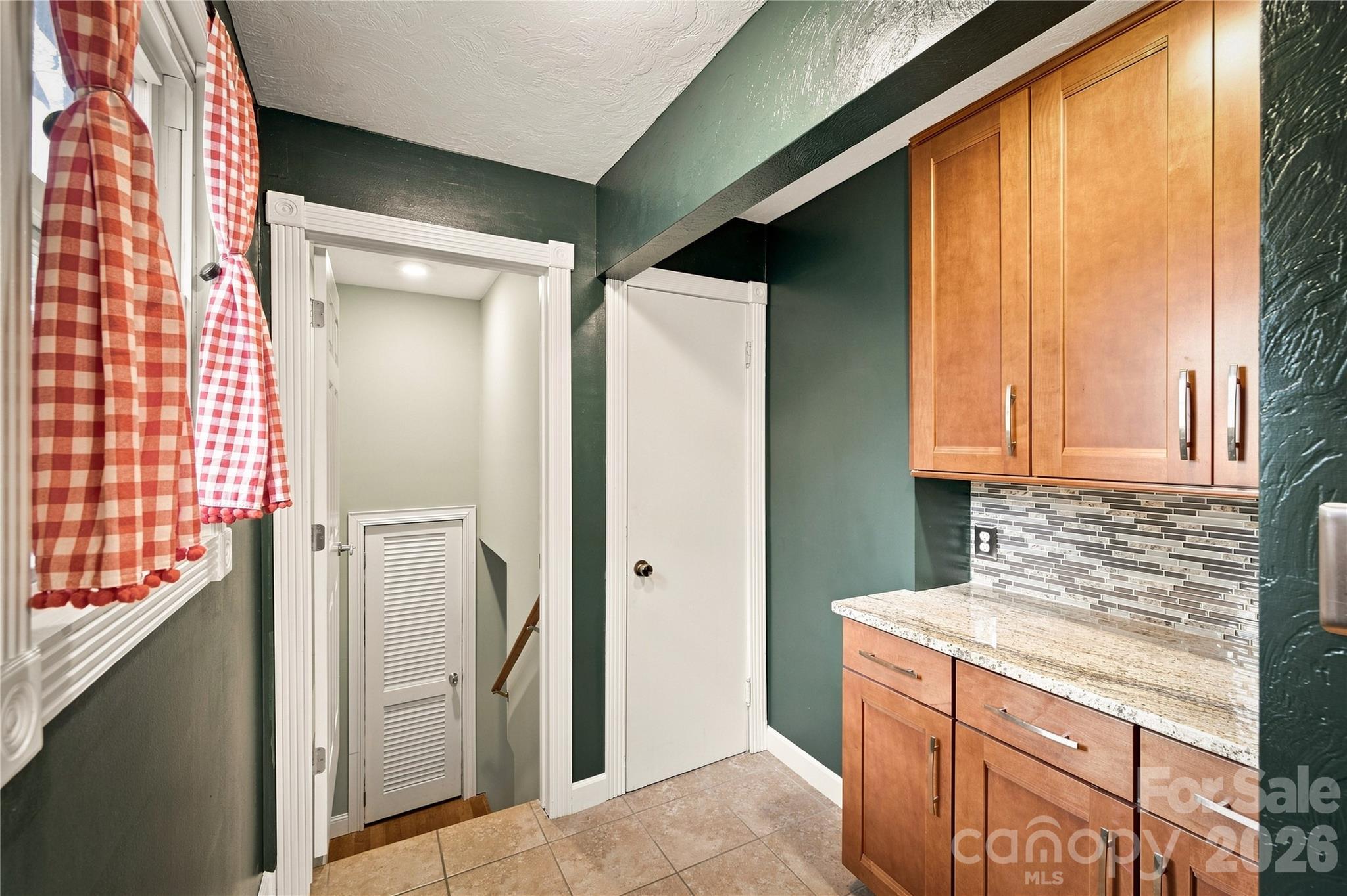 200 Falls Street Property Photo 12