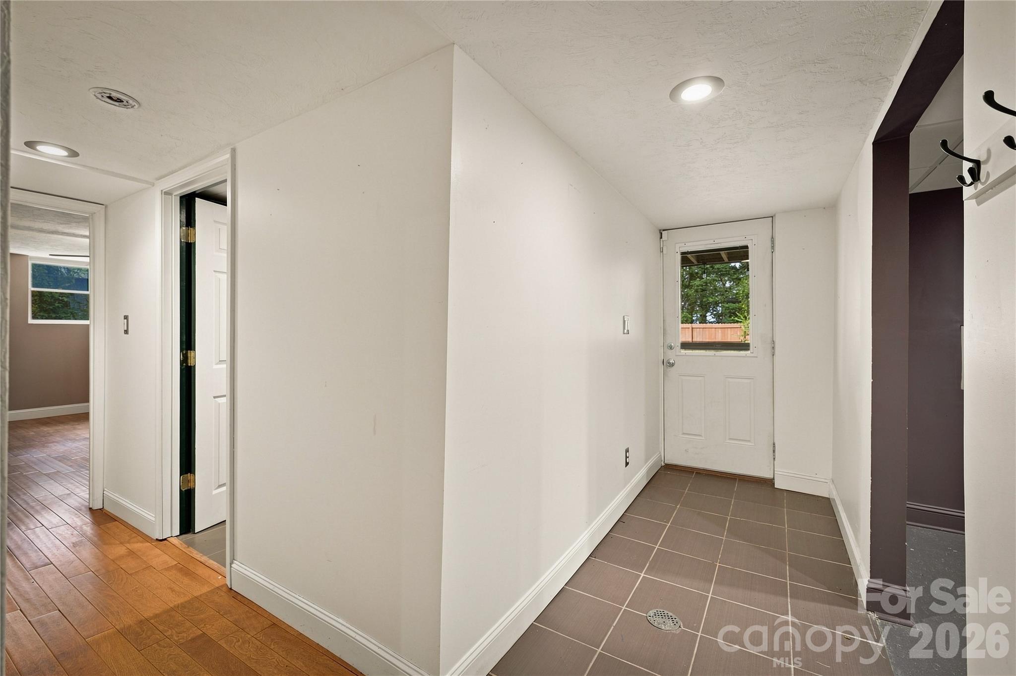 200 Falls Street Property Photo 16