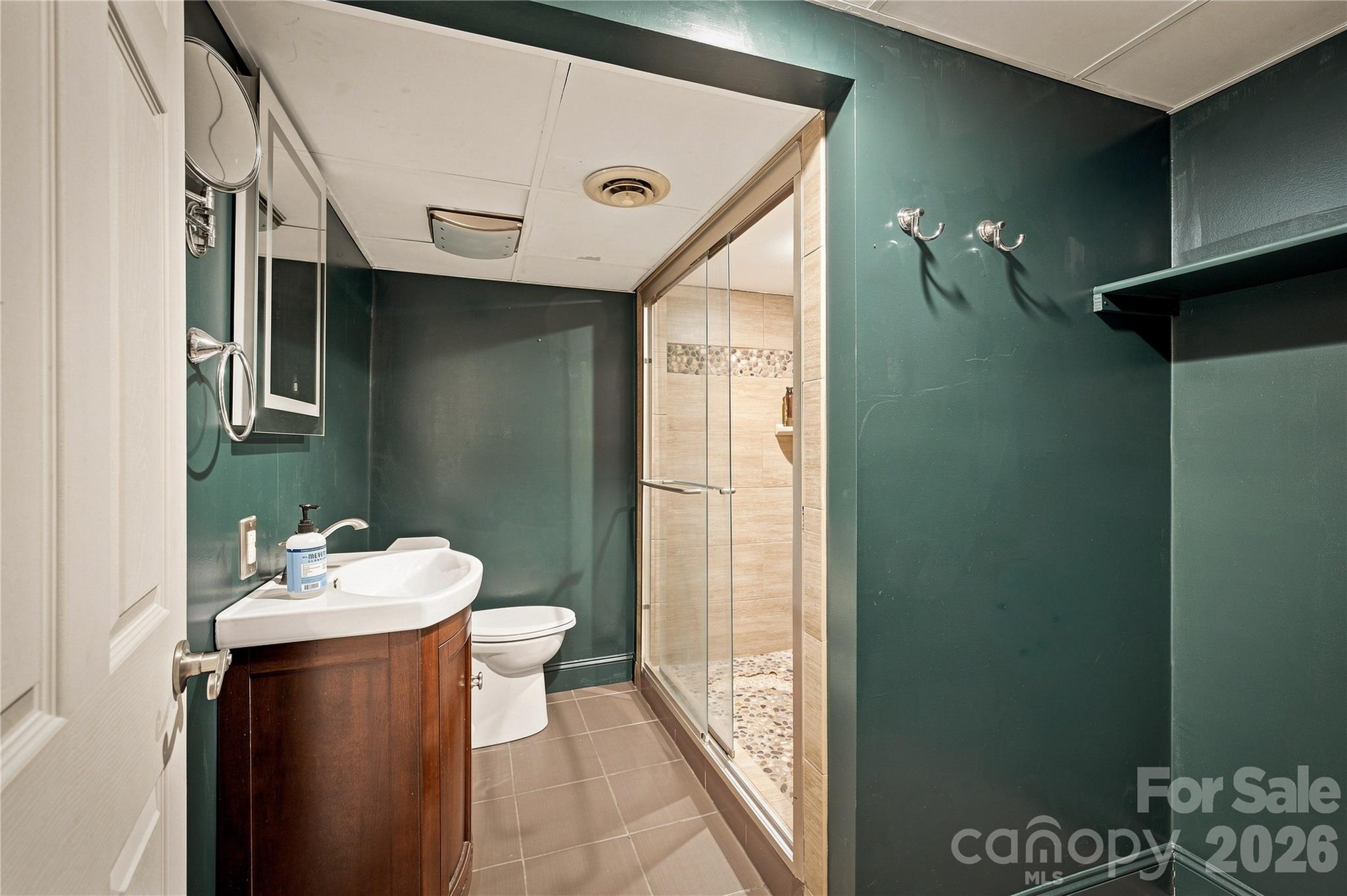 200 Falls Street Property Photo 18