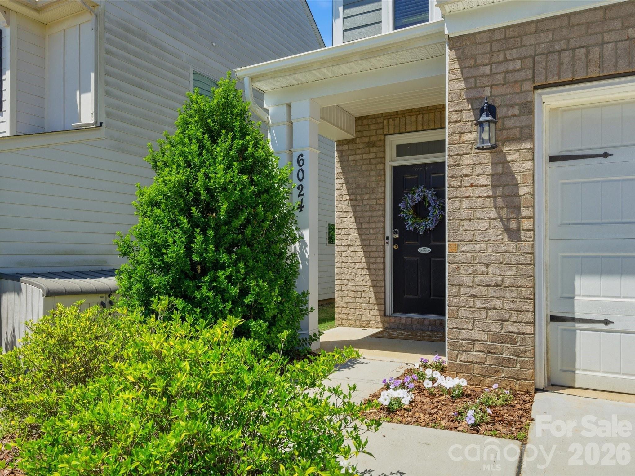 6024 Hampstead Pond Lane Property Photo 2