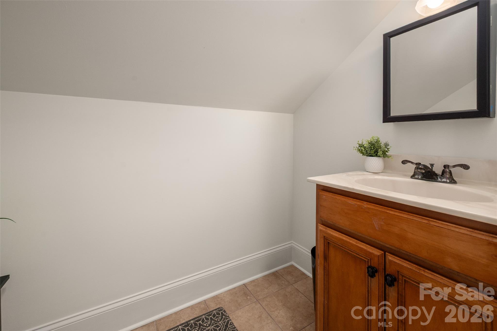1385 Indigo Court Property Photo 33