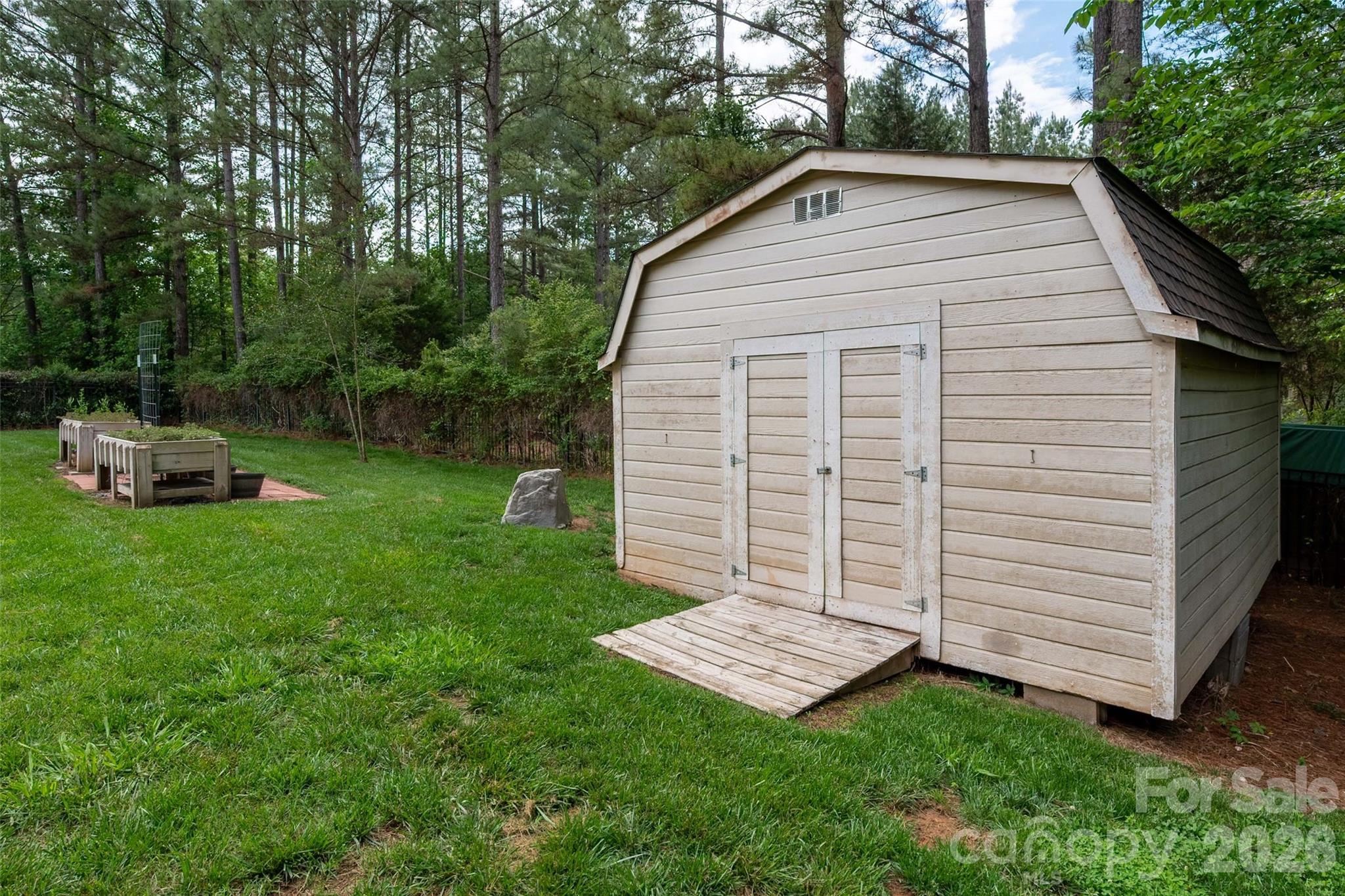 1385 Indigo Court Property Photo 40