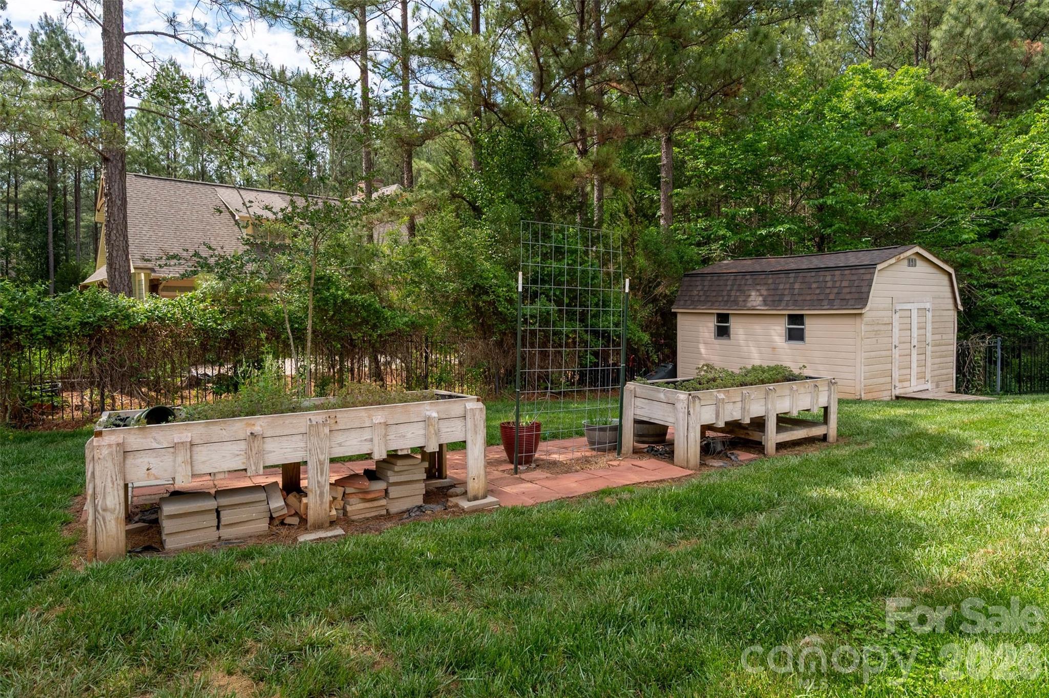 1385 Indigo Court Property Photo 44