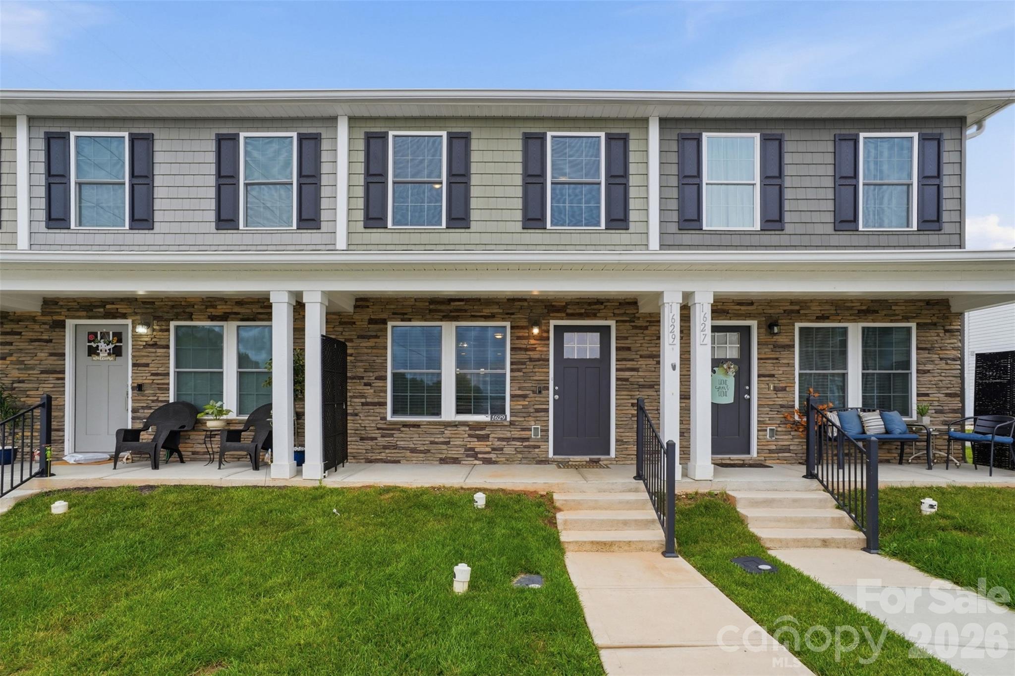 1629 Oak Leaf Drive Property Photo 1