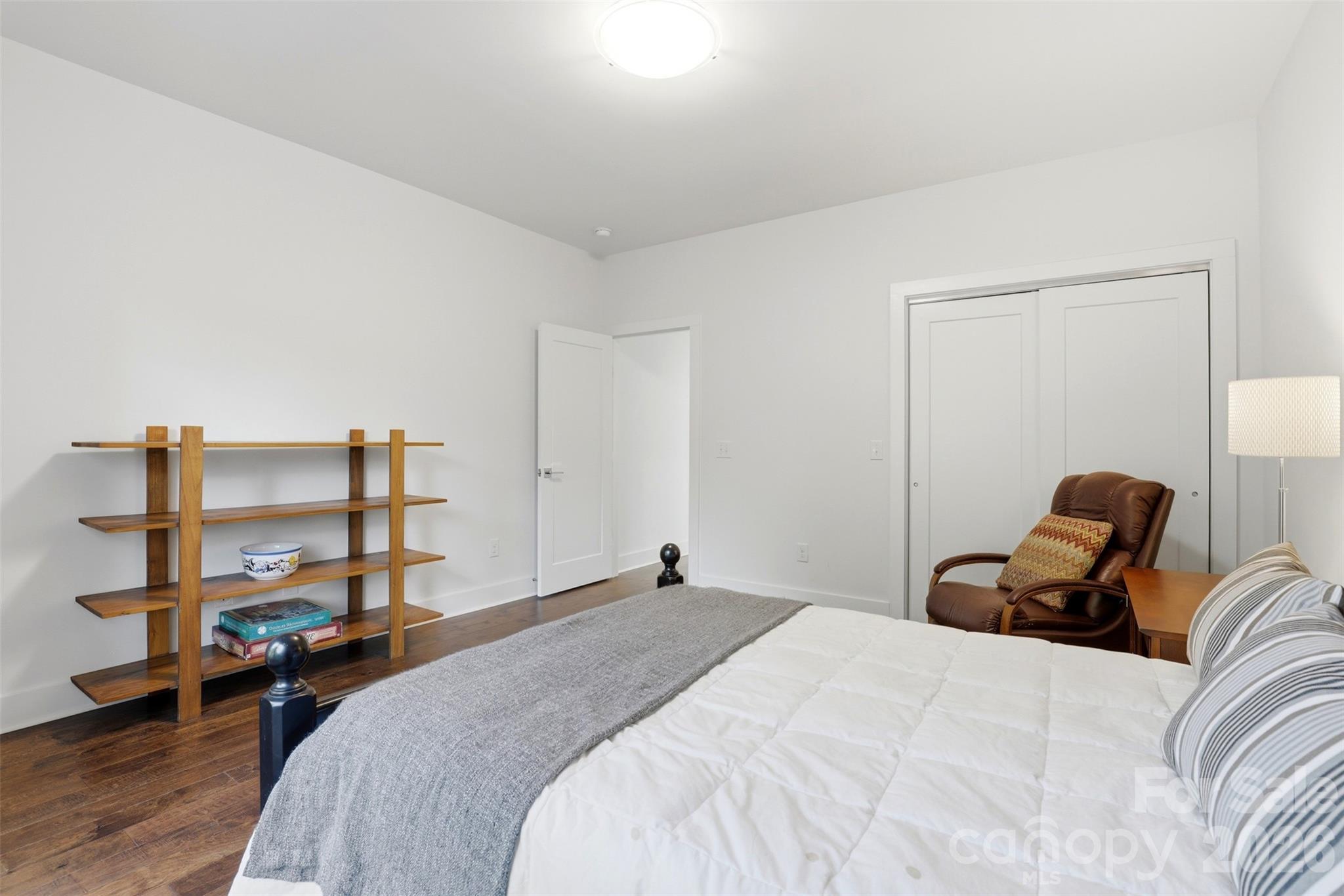 715 E 28th Street Property Photo 26