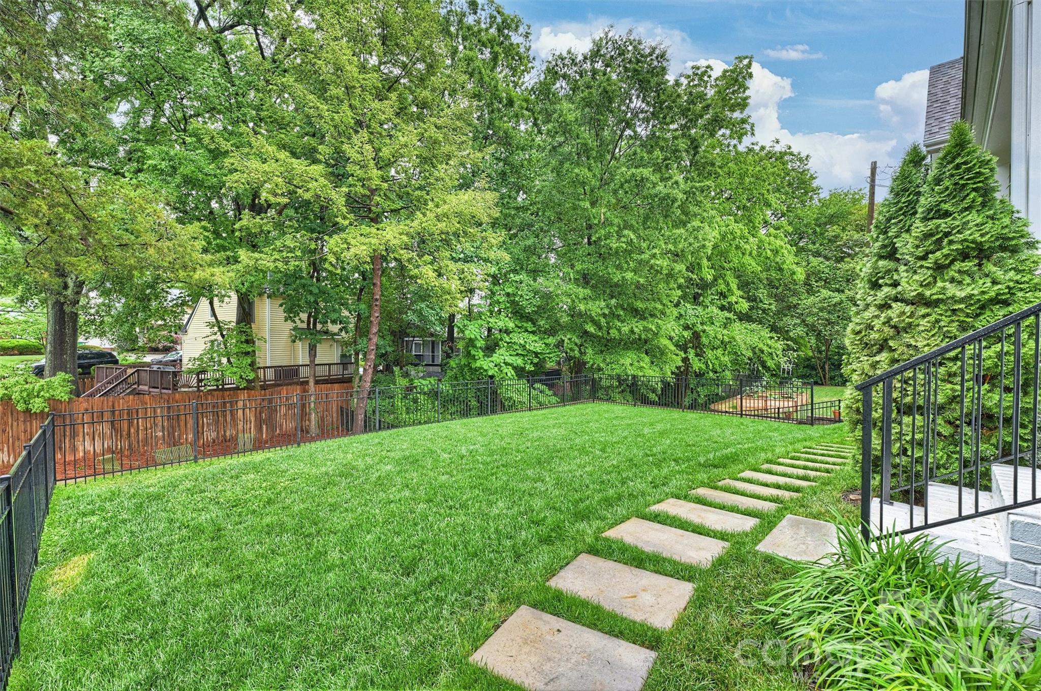 1525 Lynway Drive Property Photo 45