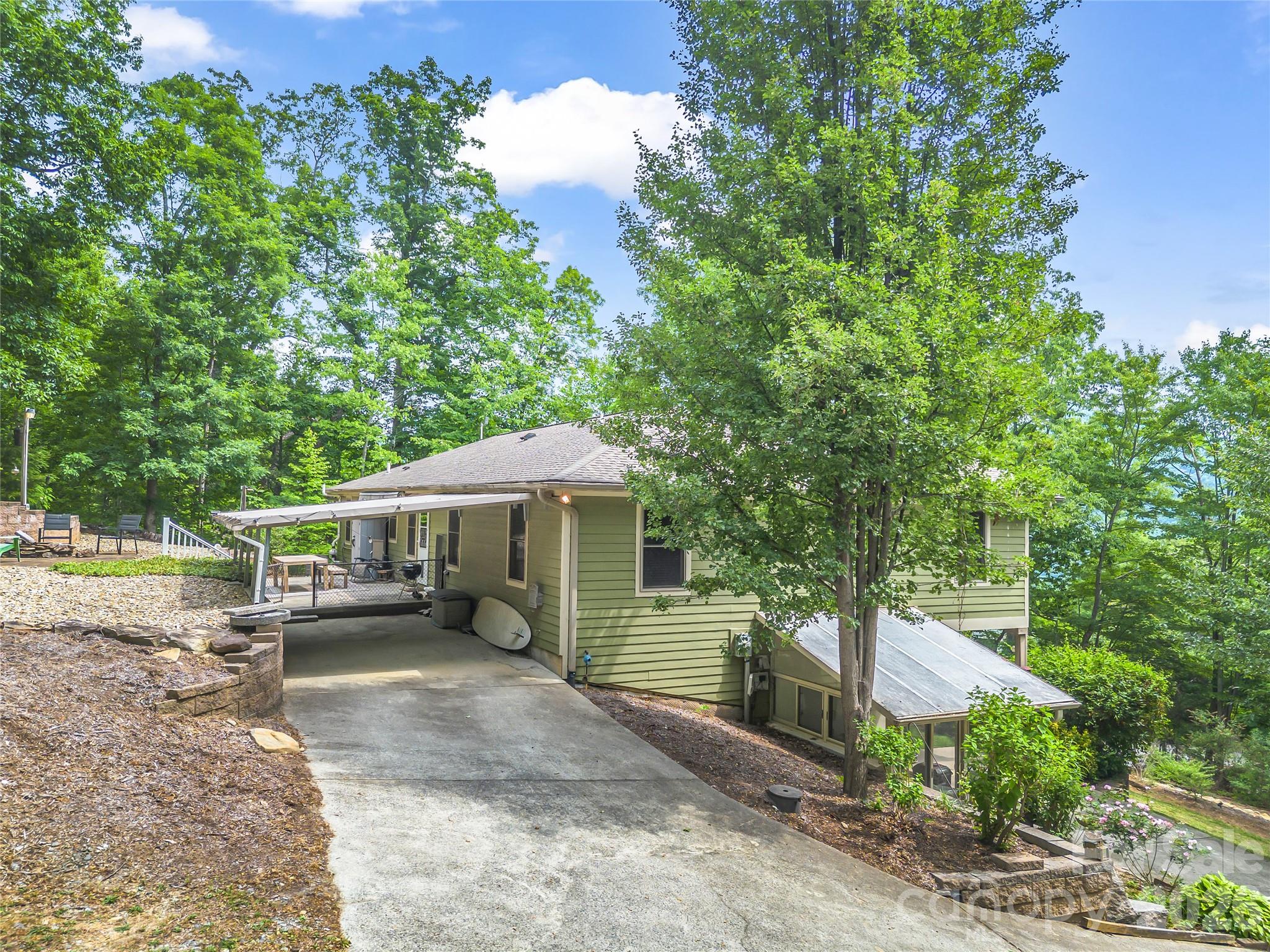 122 Raptor Court Property Photo 6