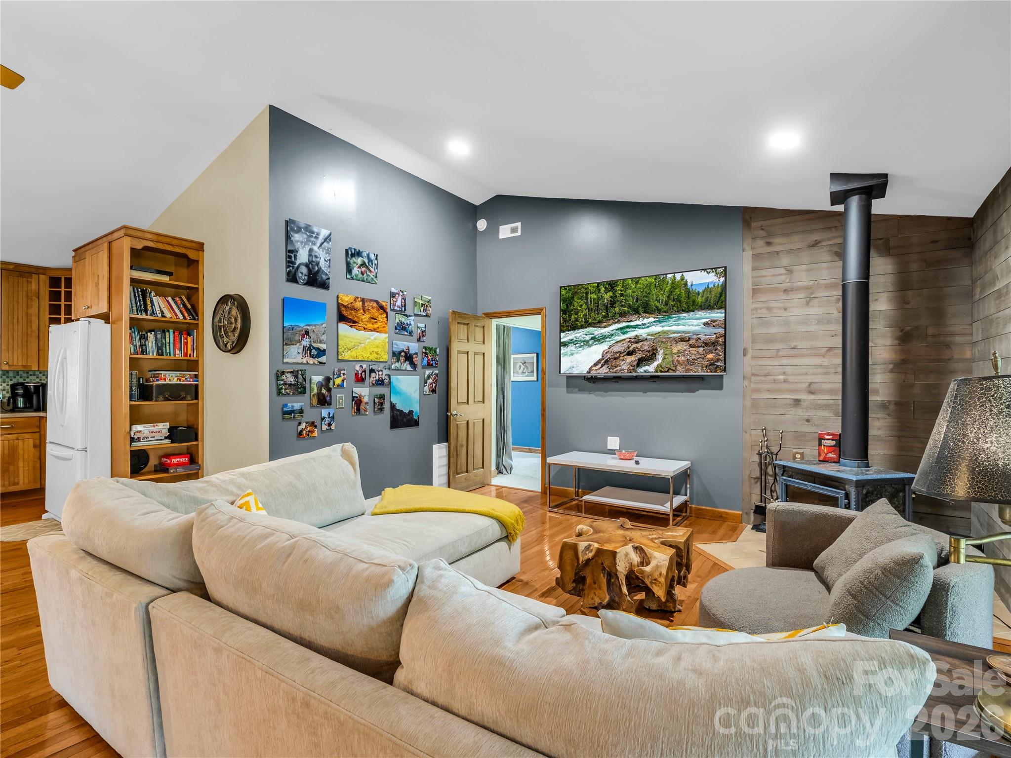122 Raptor Court Property Photo 12
