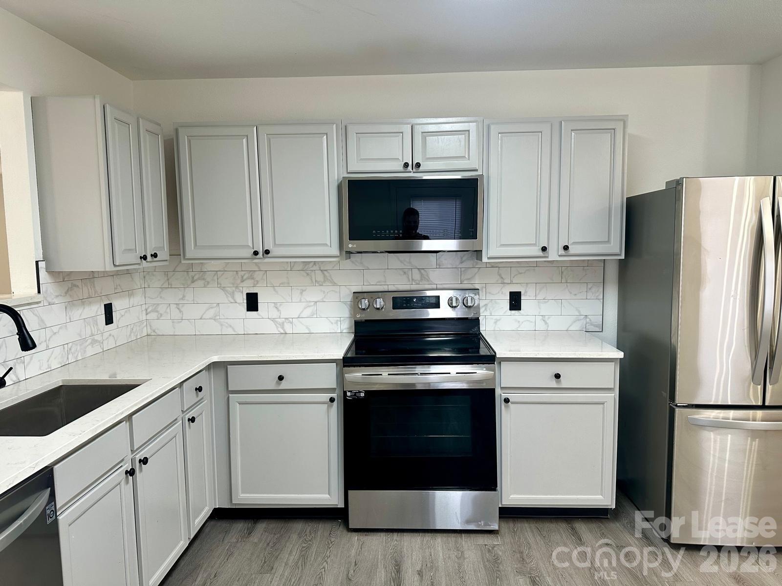 340 Zander Woods Court Property Photo 6