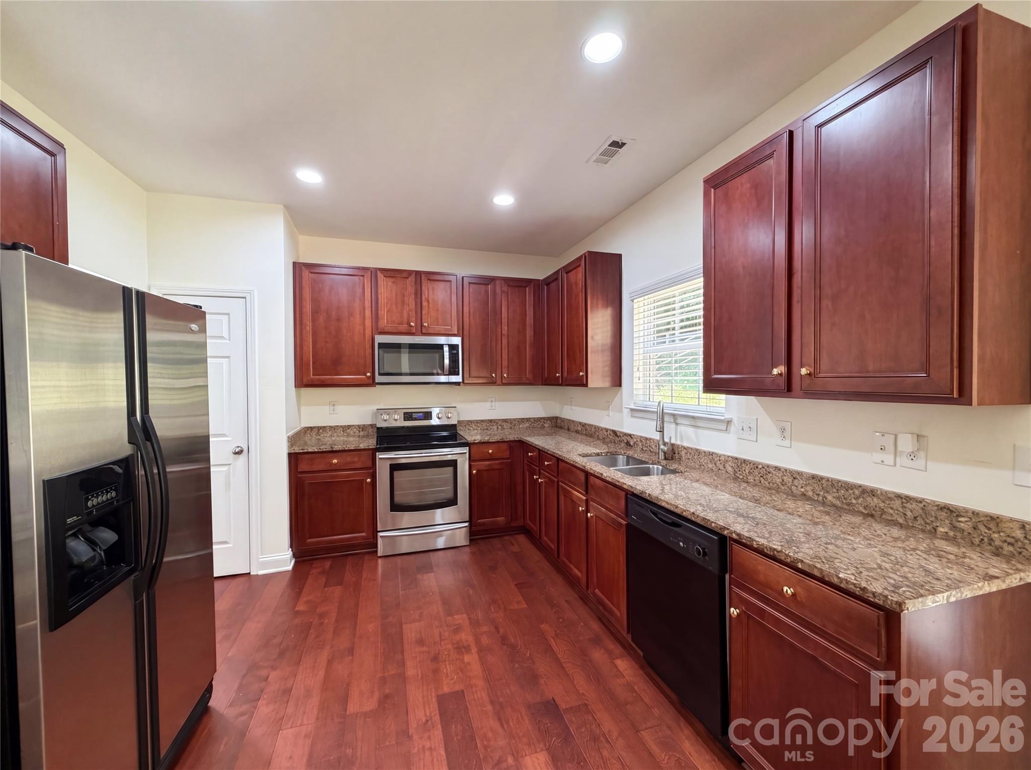 10050 Montrose Drive Property Photo 2