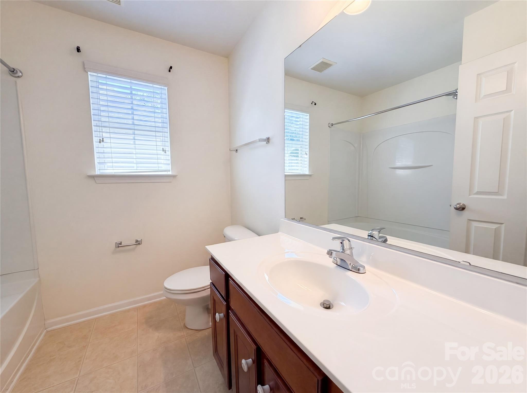 10050 Montrose Drive Property Photo 11