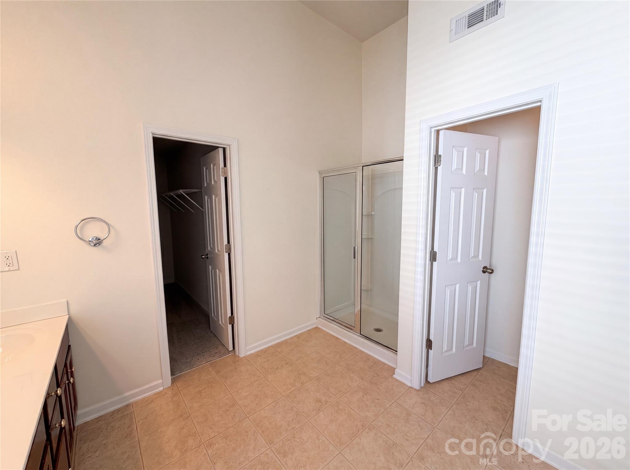 10050 Montrose Drive Property Photo 13