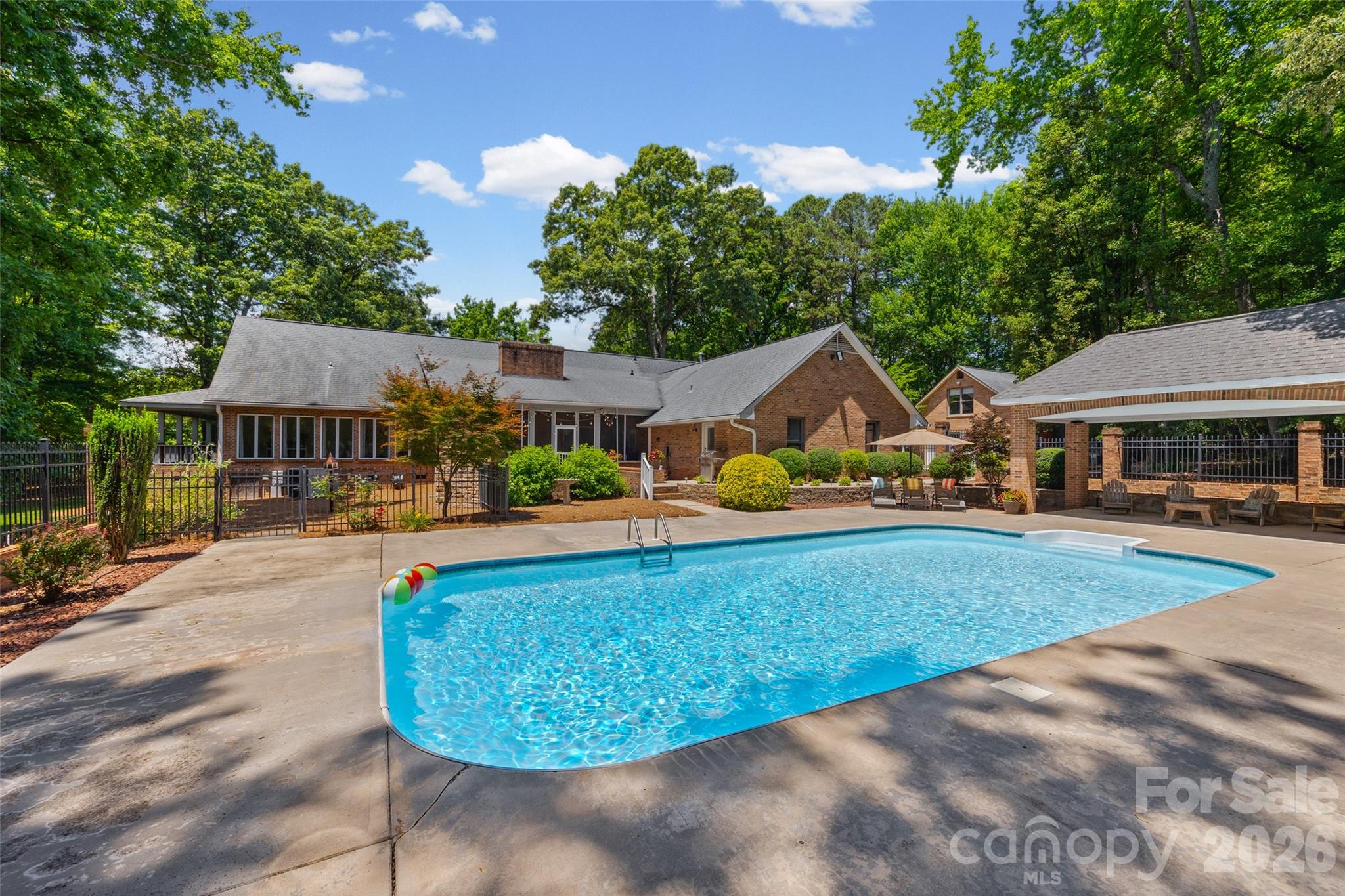 16105 Langston Drive Property Photo 2