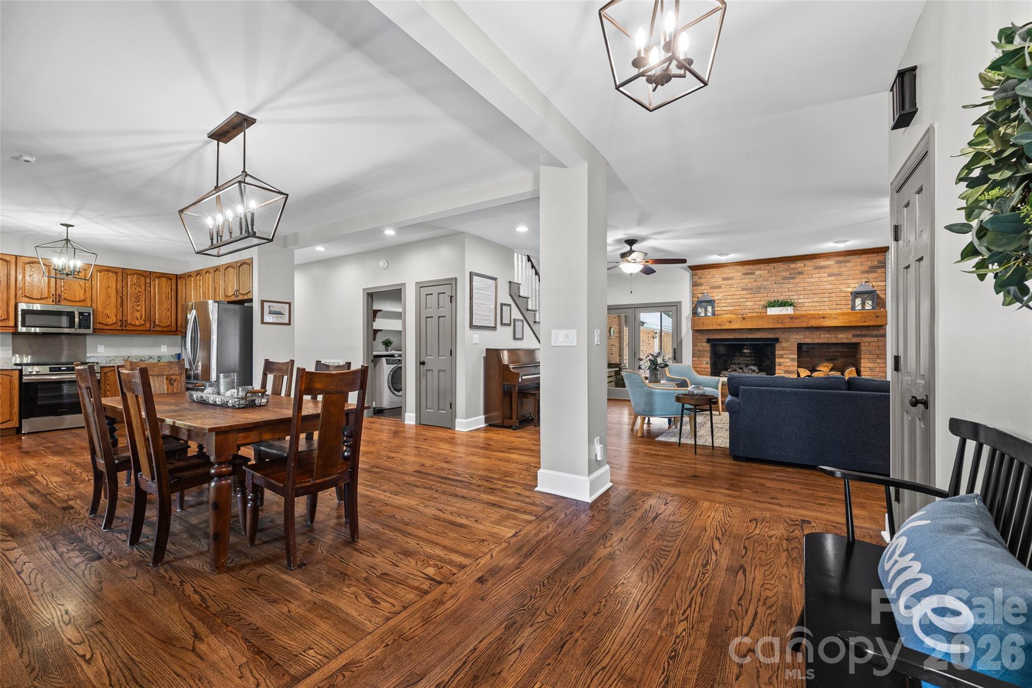 16105 Langston Drive Property Photo 8