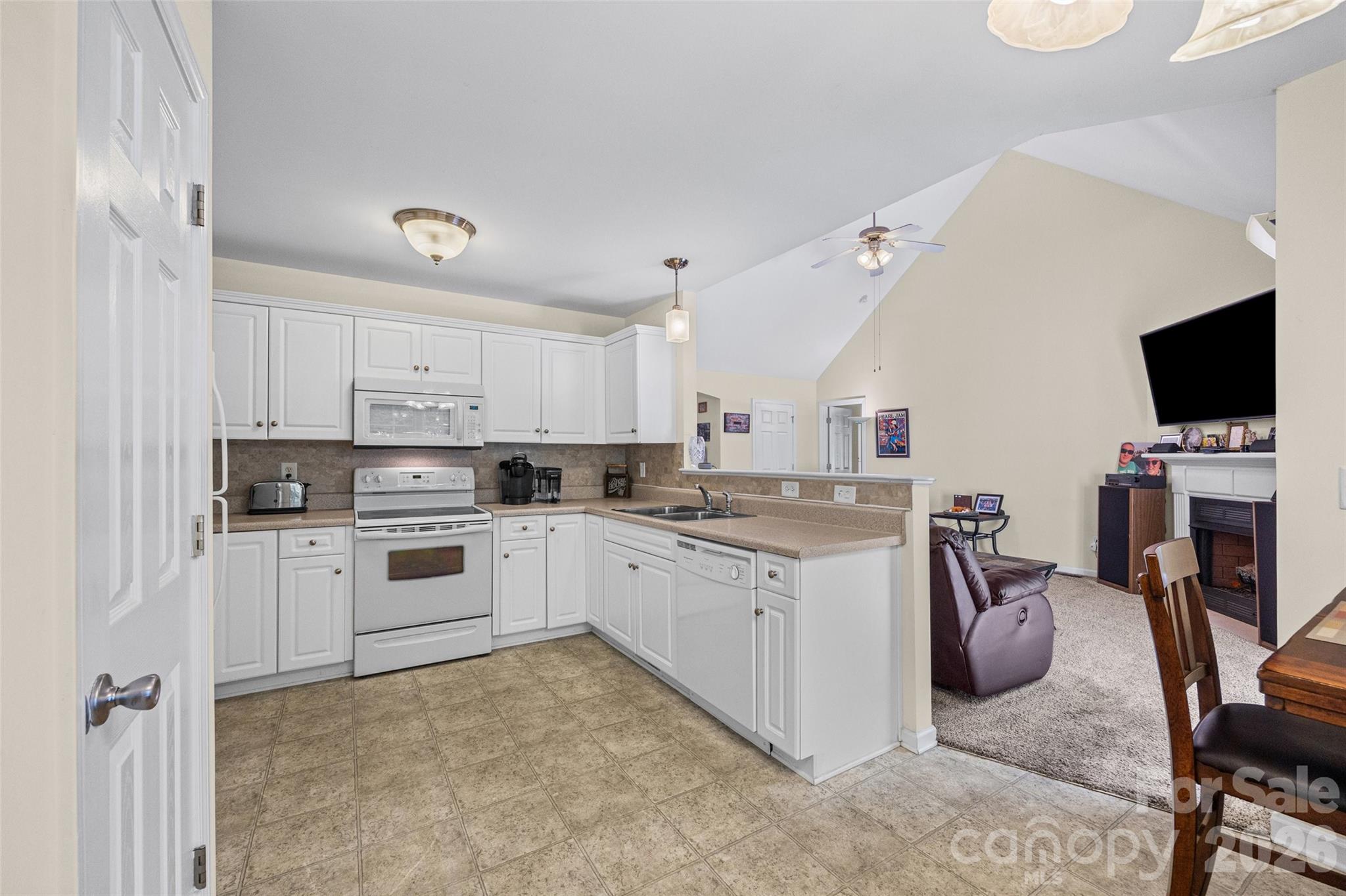 509 Kittiewake Lane Property Photo 8