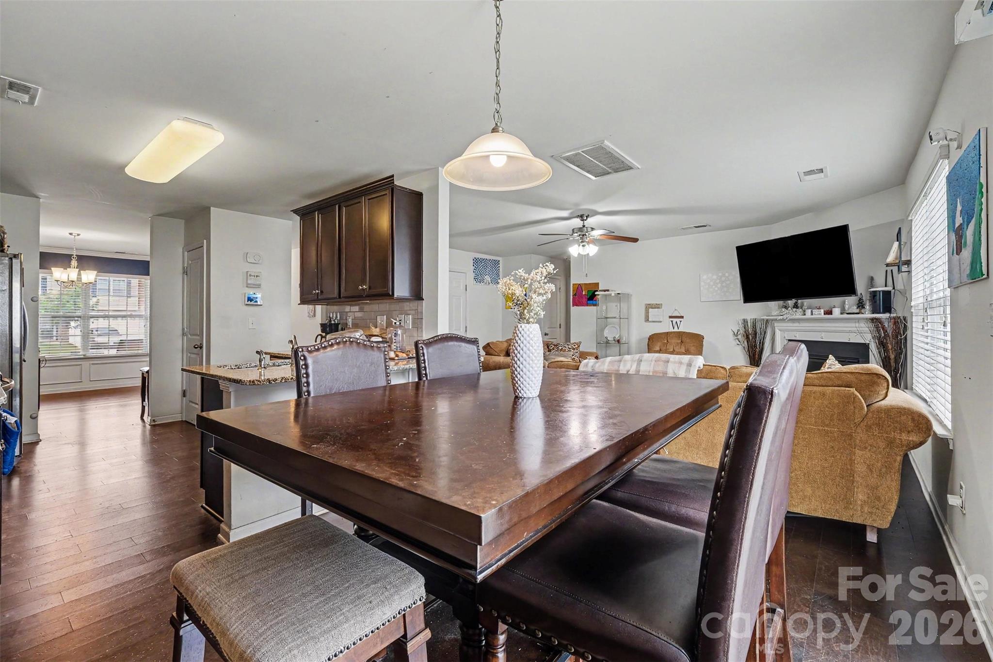 8515 Mansell Court Property Photo 5