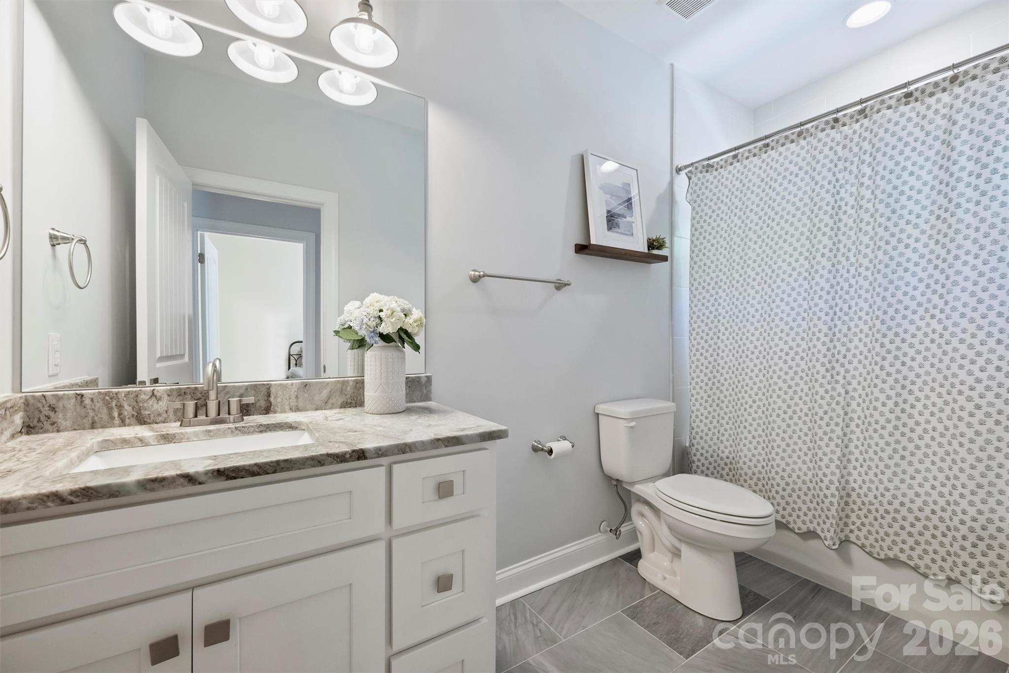 1617 Hawthorne Lane Property Photo 17