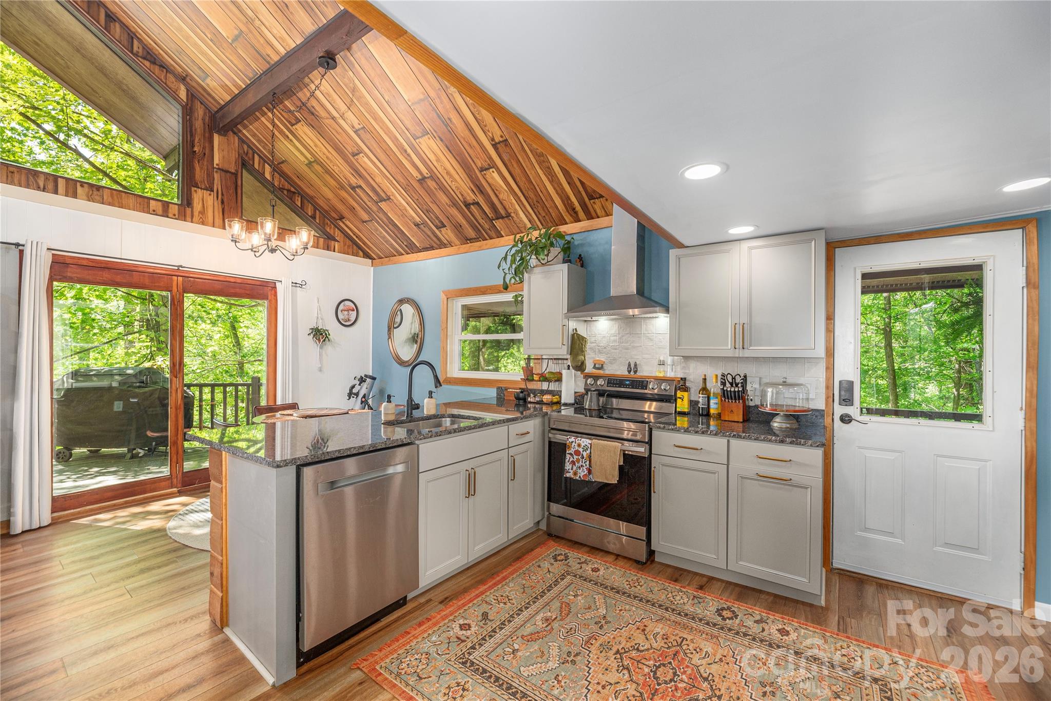 154 Timberside Drive Property Photo 4