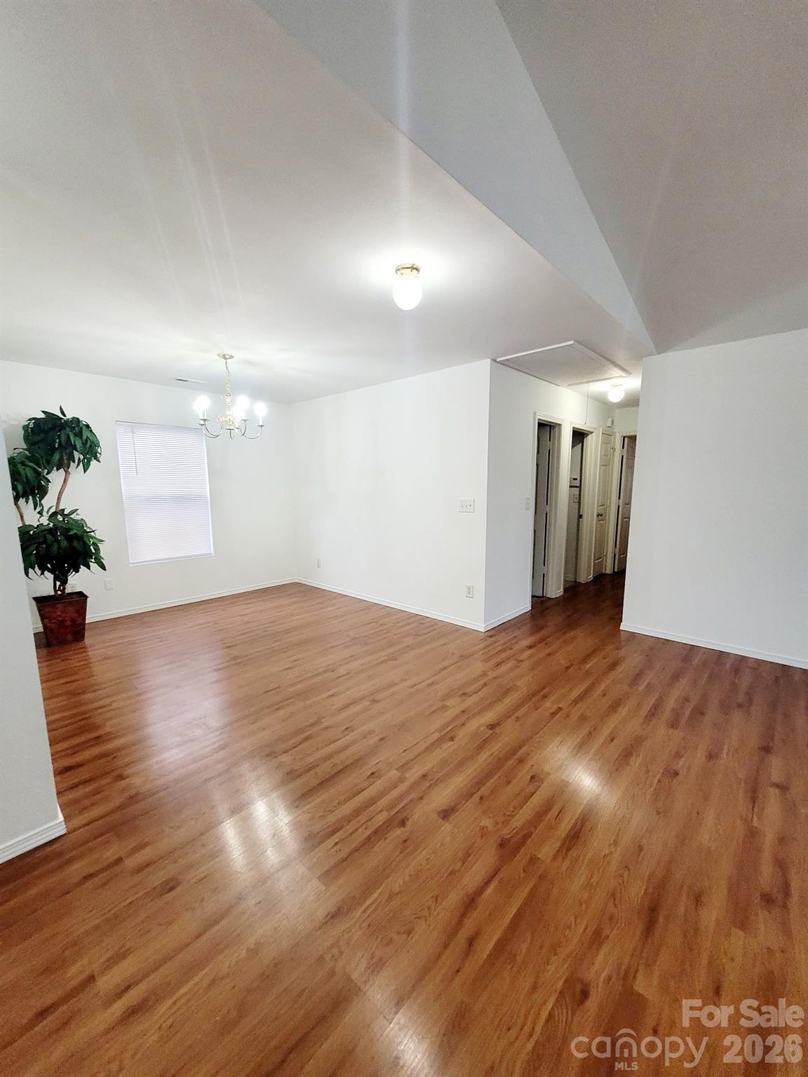 2416 Buckleigh Drive Property Photo 8