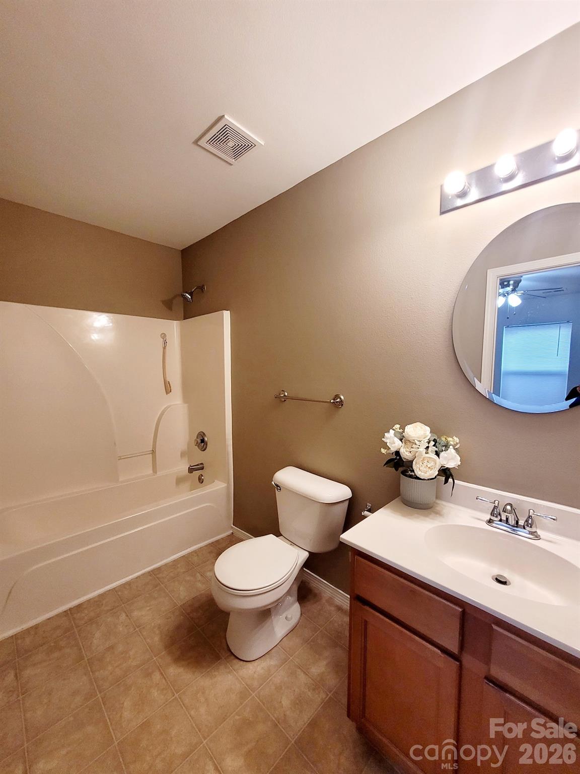 2416 Buckleigh Drive Property Photo 12
