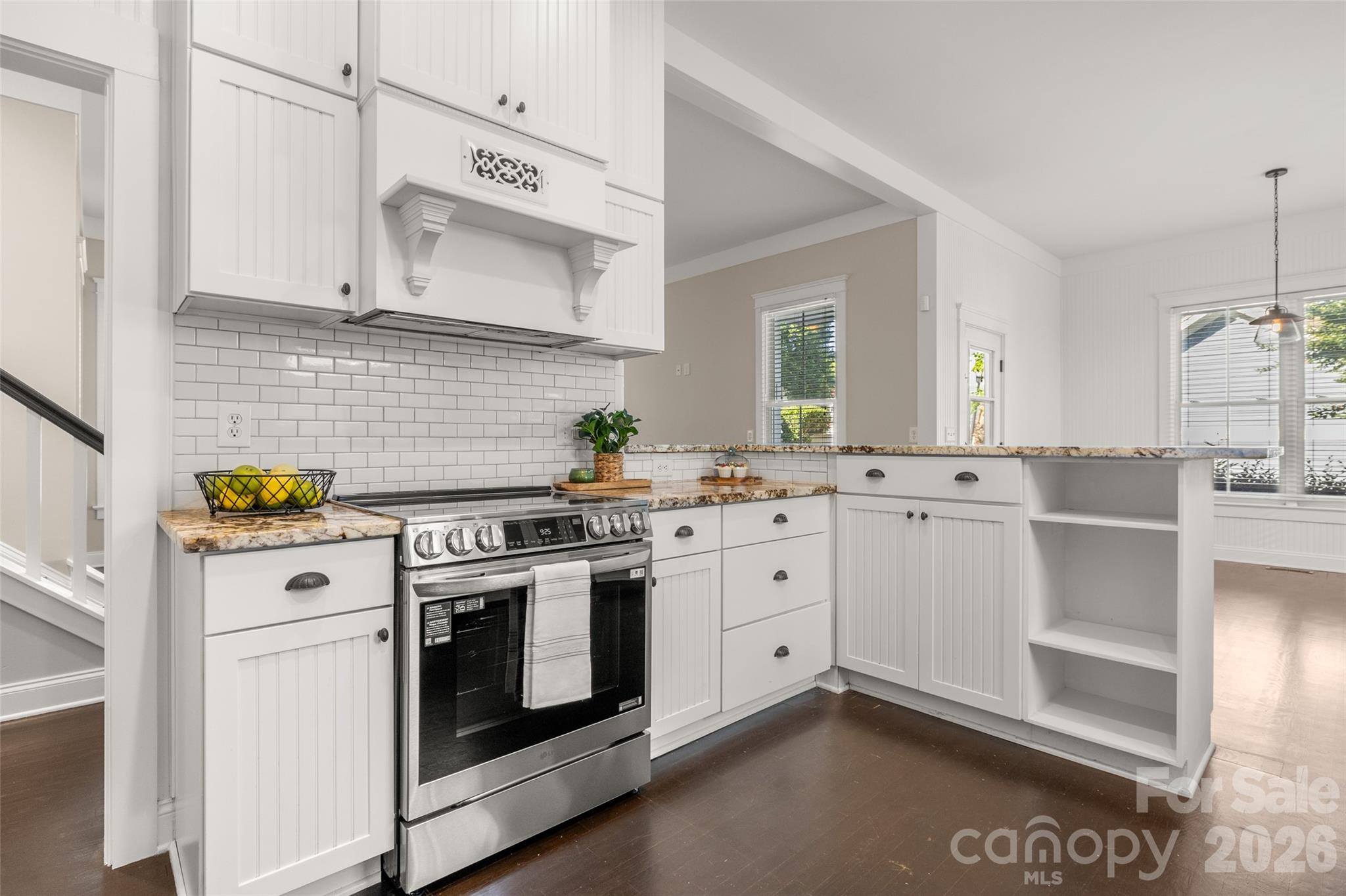 613 Bracket Street 522 Property Photo 6