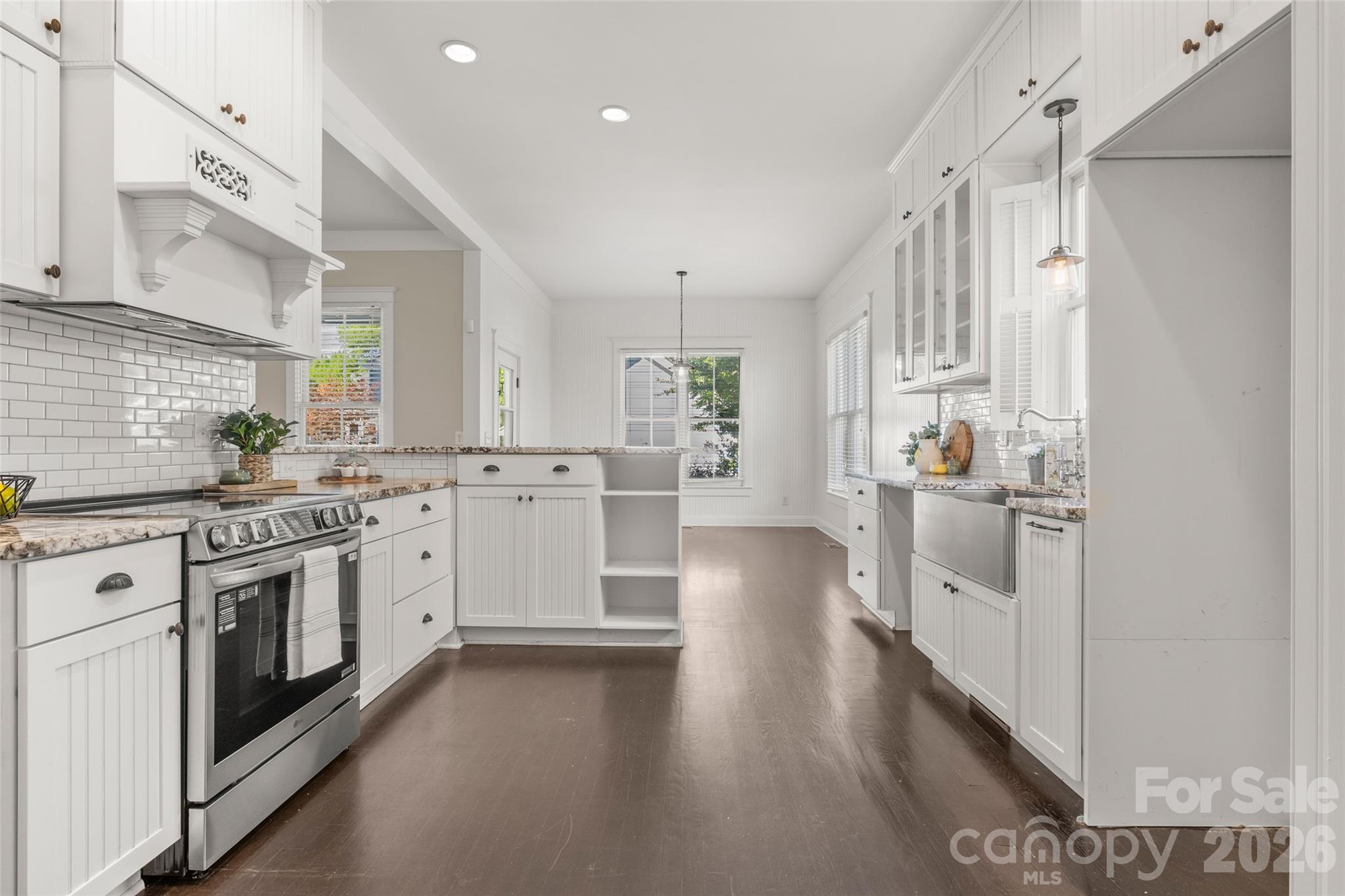 613 Bracket Street 522 Property Photo 9