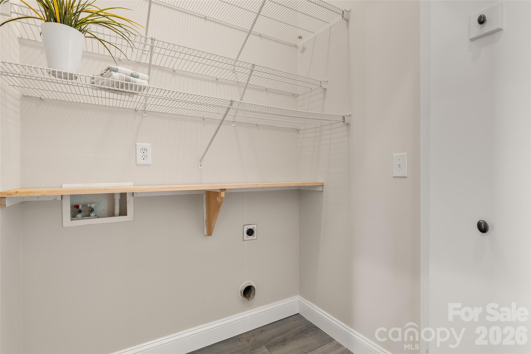 613 Bracket Street 522 Property Photo 19