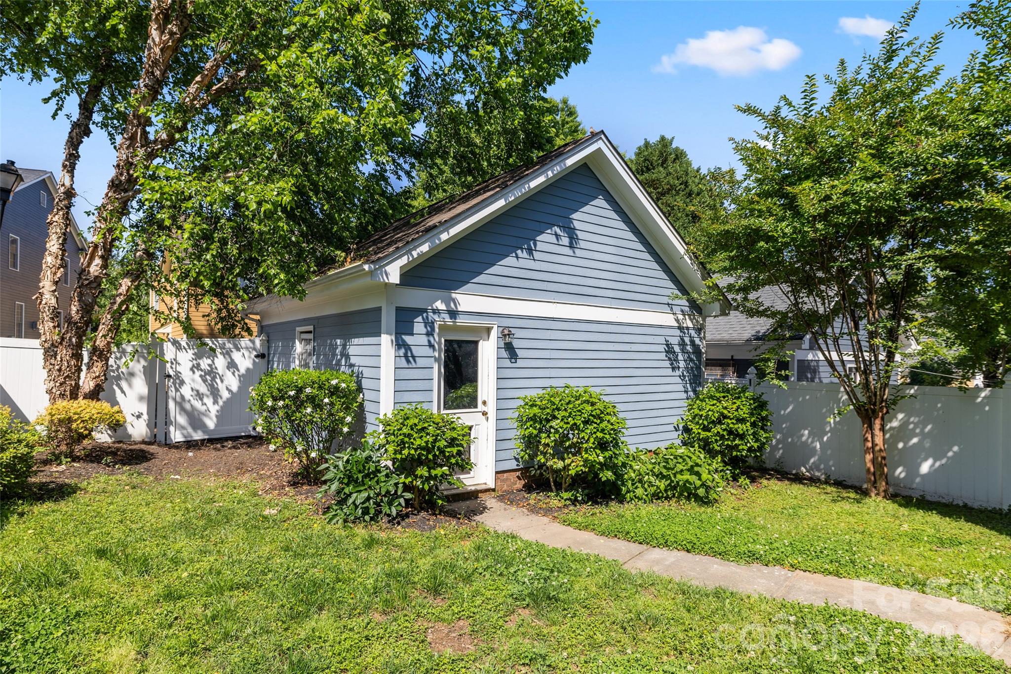 613 Bracket Street 522 Property Photo 33